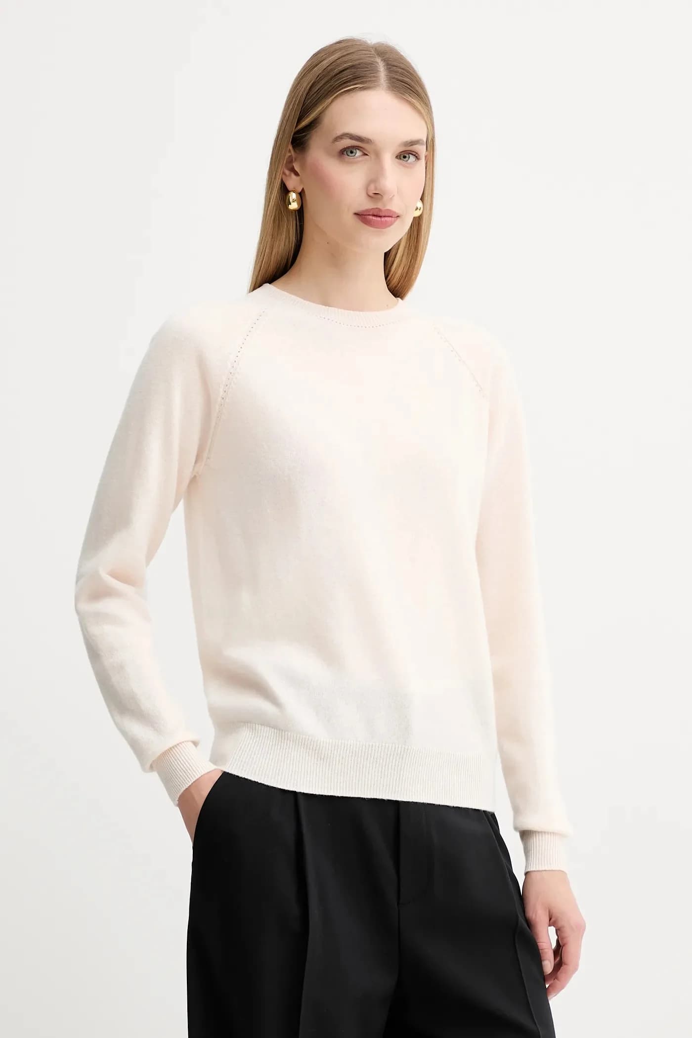 Шерстяной свитер