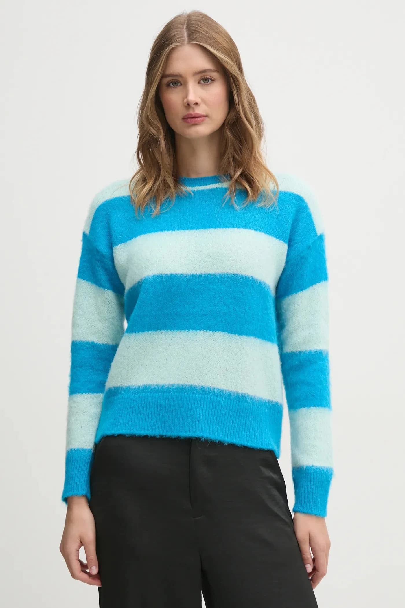 Свитер из смесовой шерсти