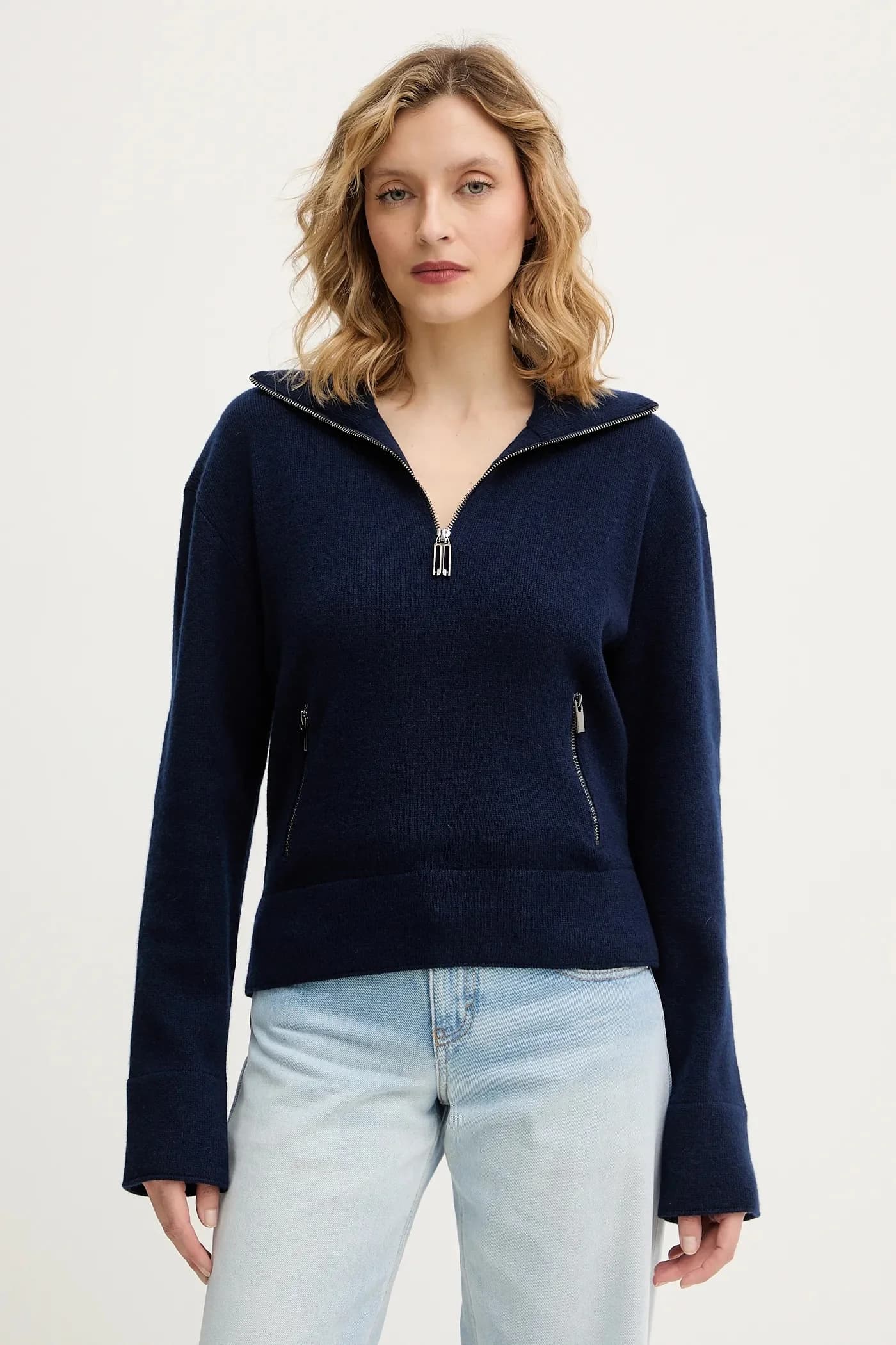 Шерстяной свитер