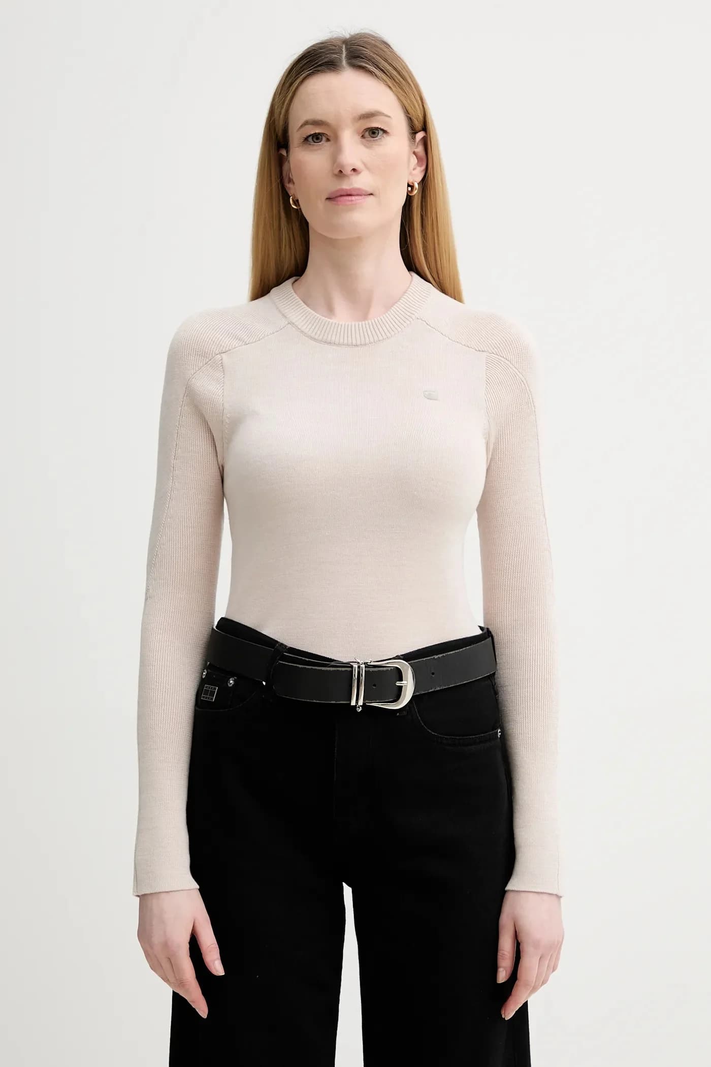 Свитер из основной шерсти