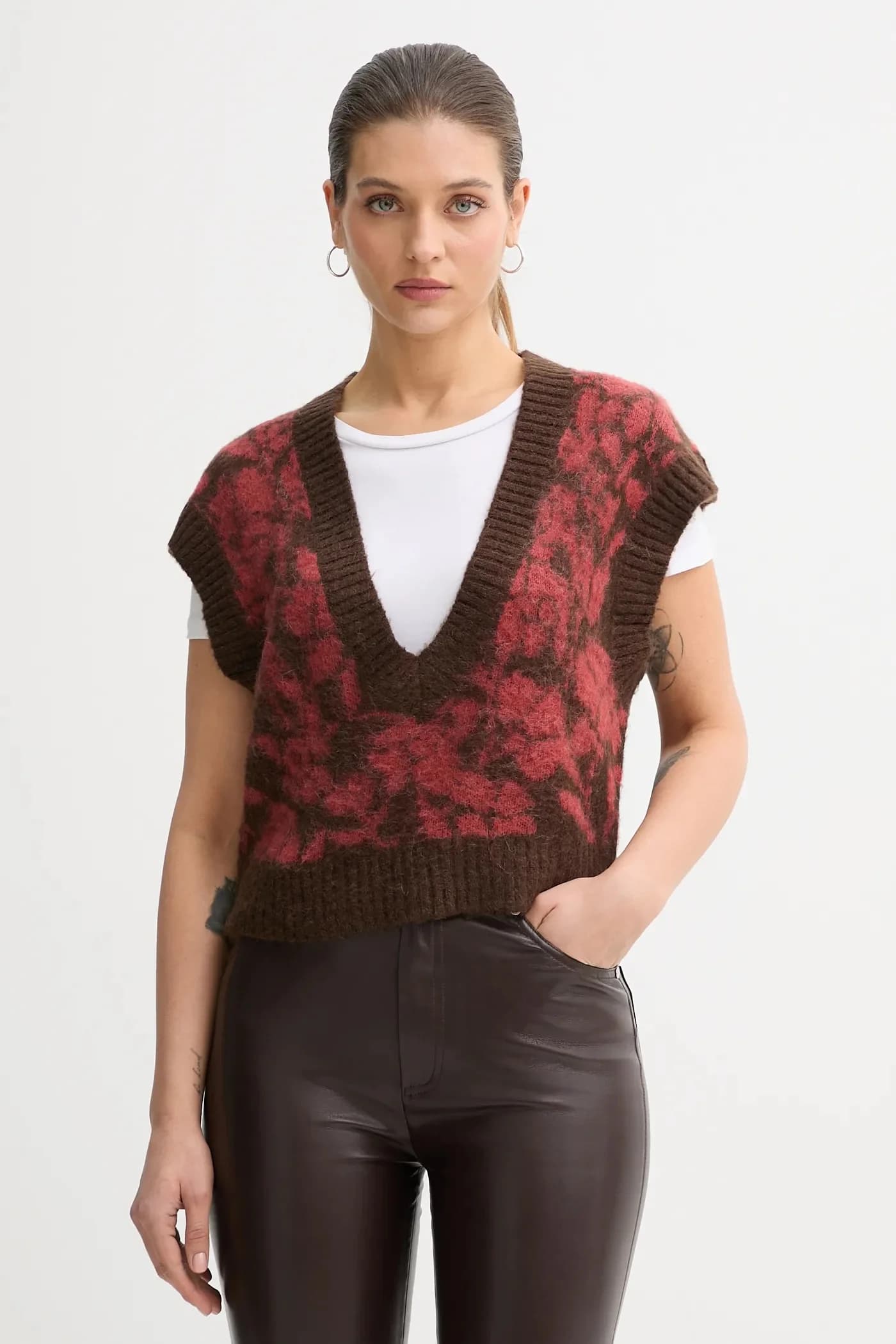 Жилет с оттенком мохера