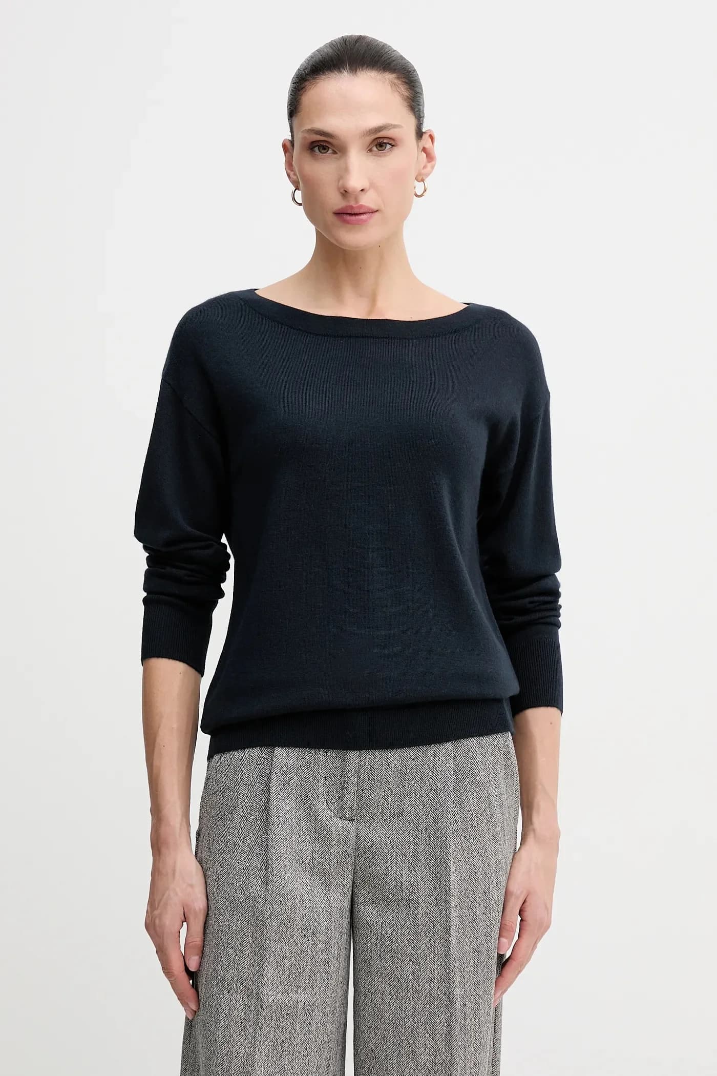 Шерстяной свитер