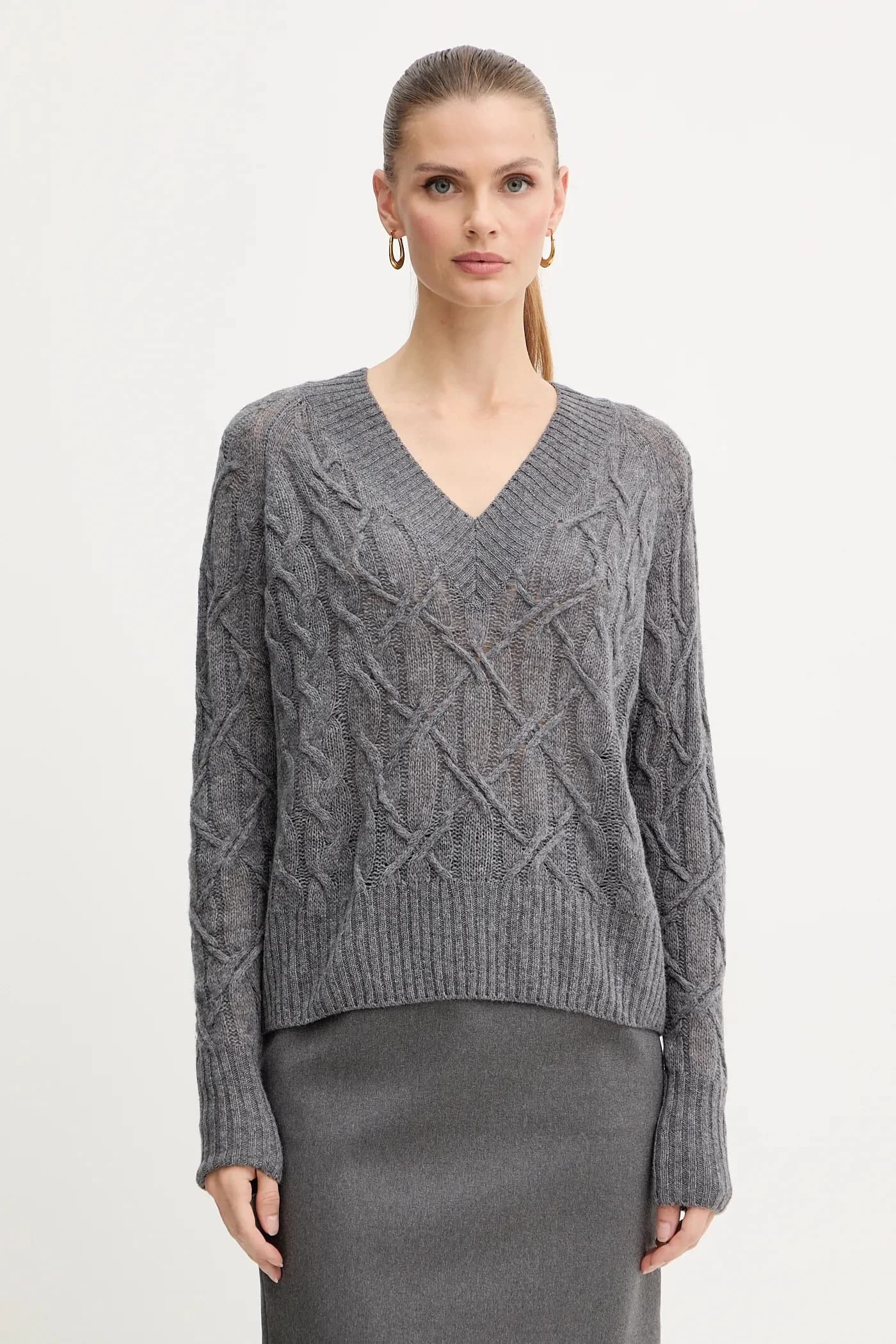 Шерстяной свитер