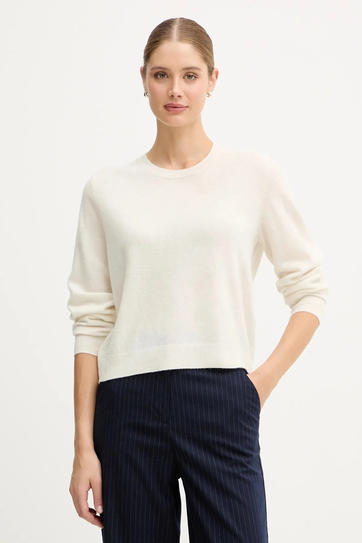 Шерстяной свитер