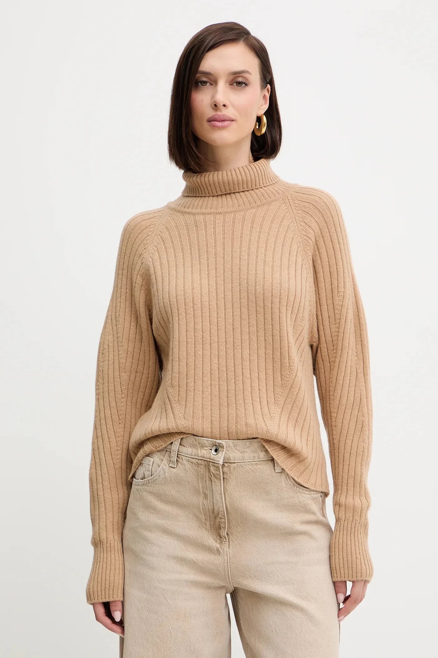 Шерстяной свитер