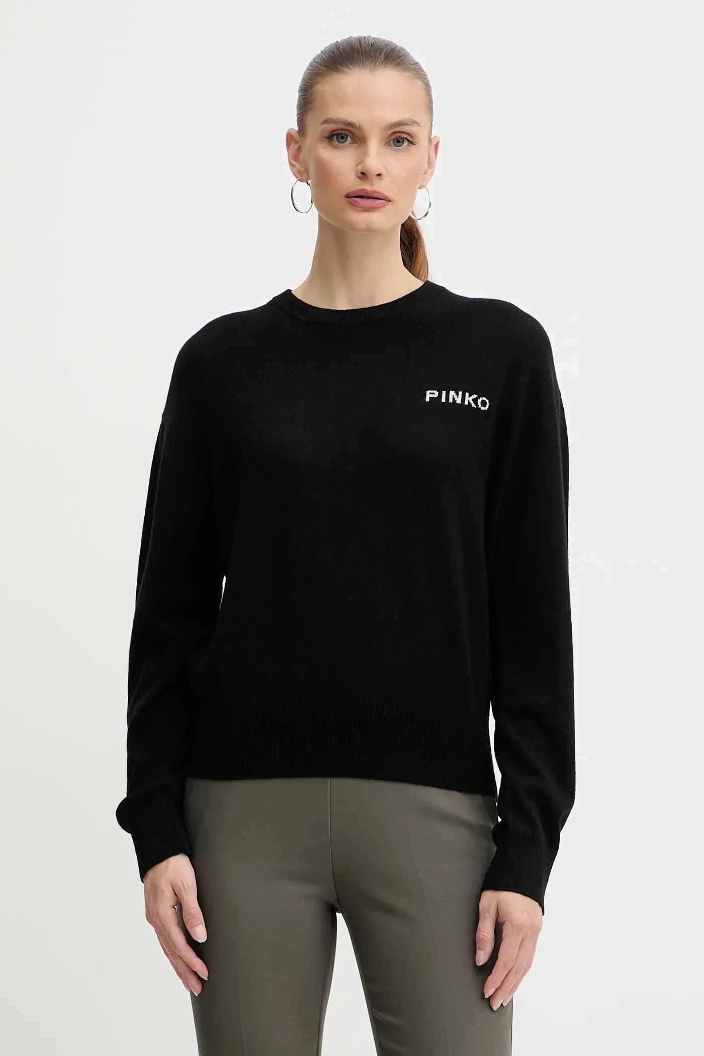 Шерстяной свитер