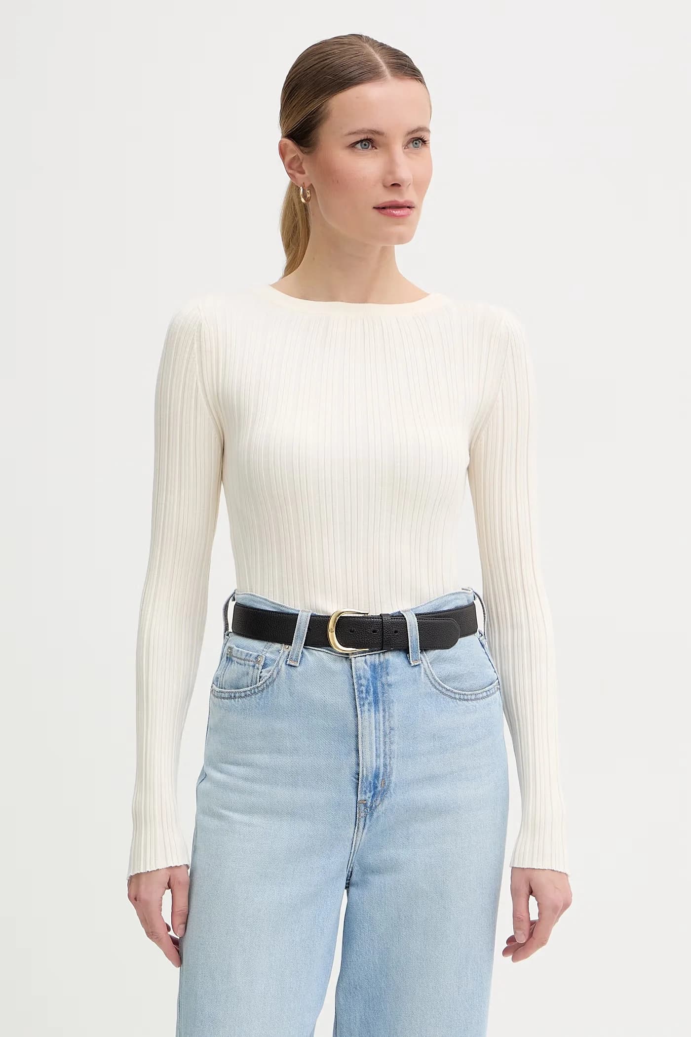 Женский свитер из вискозы