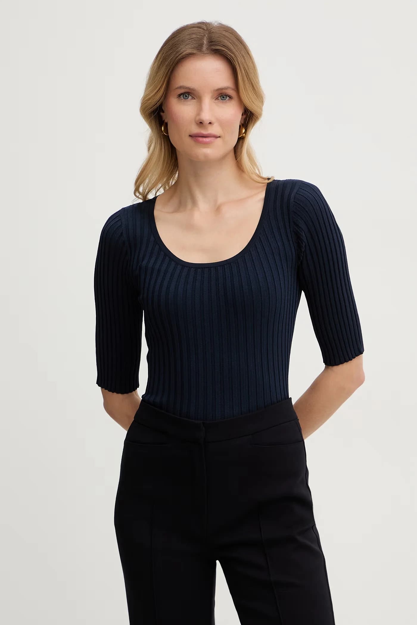 ГУГЛИЯ женский свитер