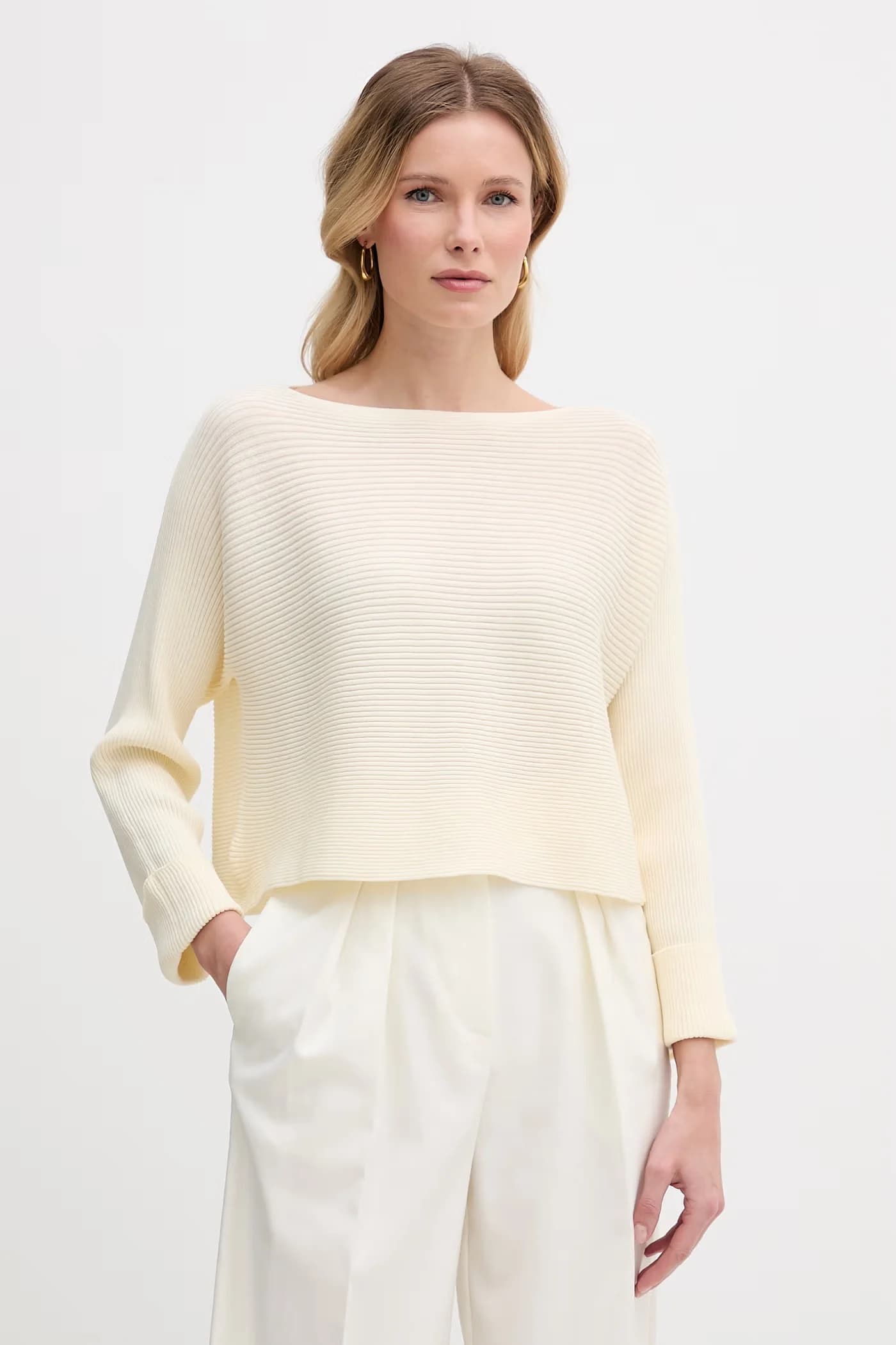 MCOSCAMBIO женский свитер