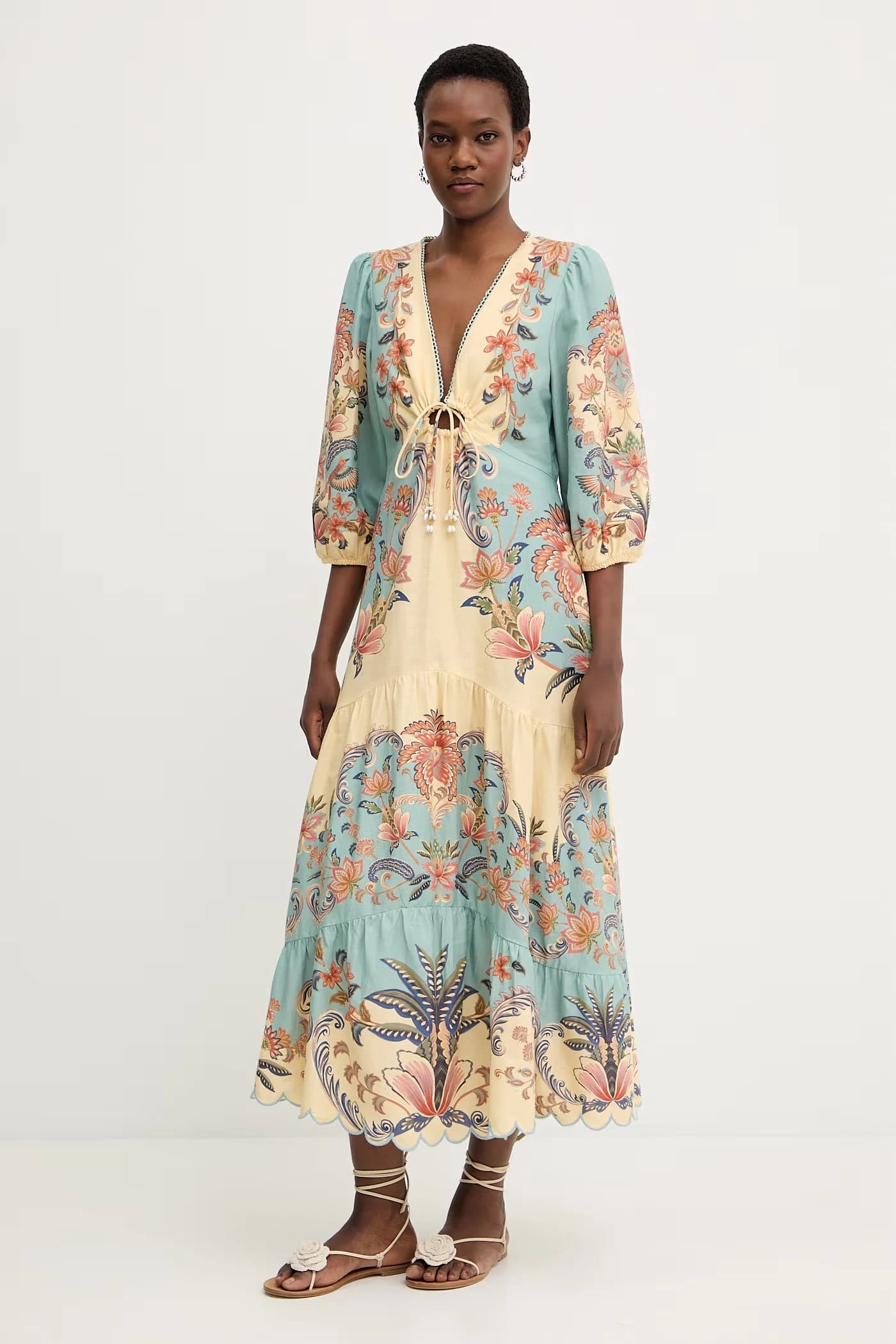 Платье из льна