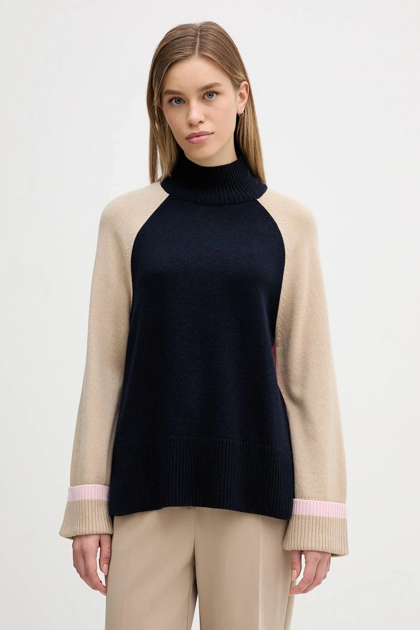 Свитер из шерсти крапивника