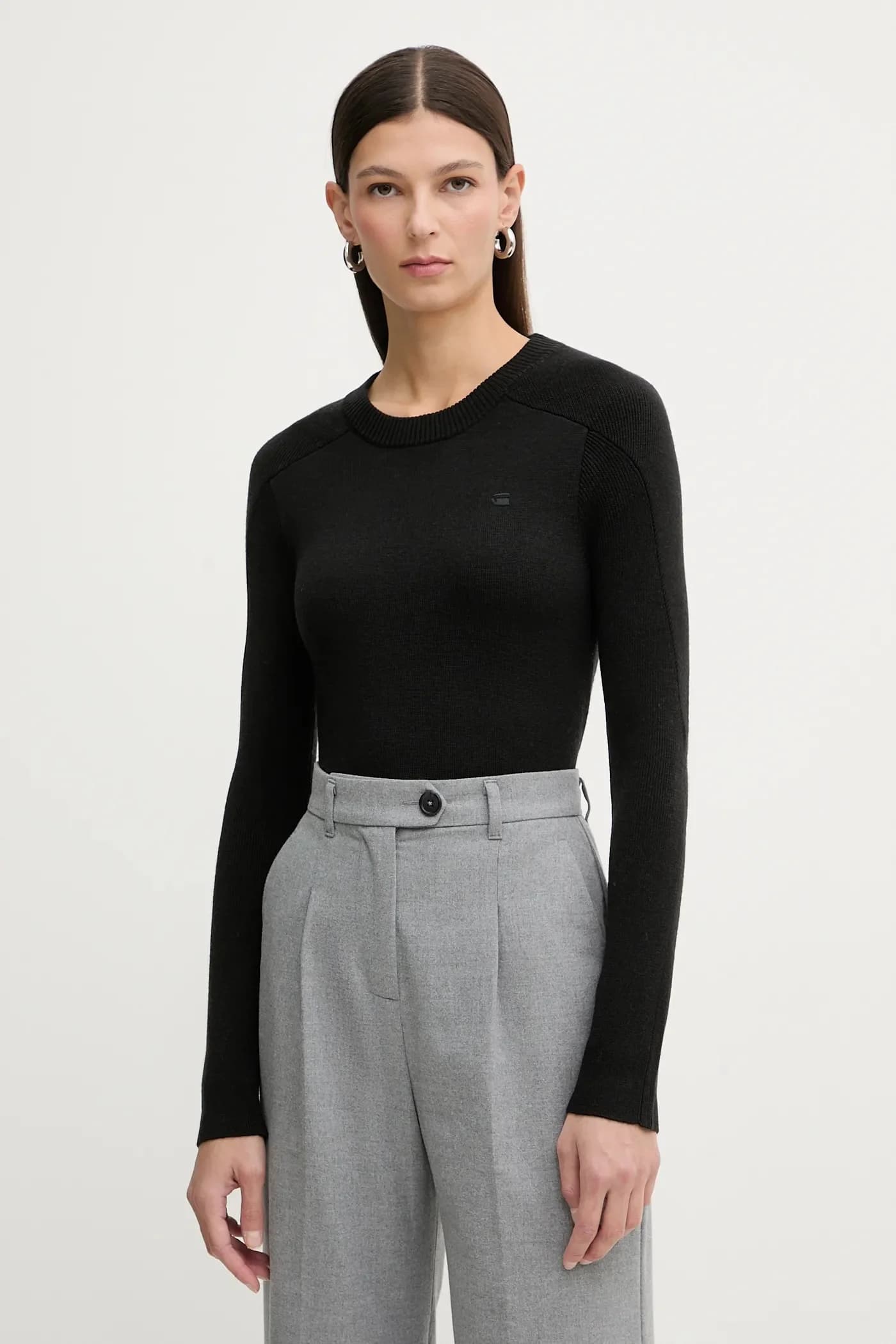 Свитер из основной шерсти