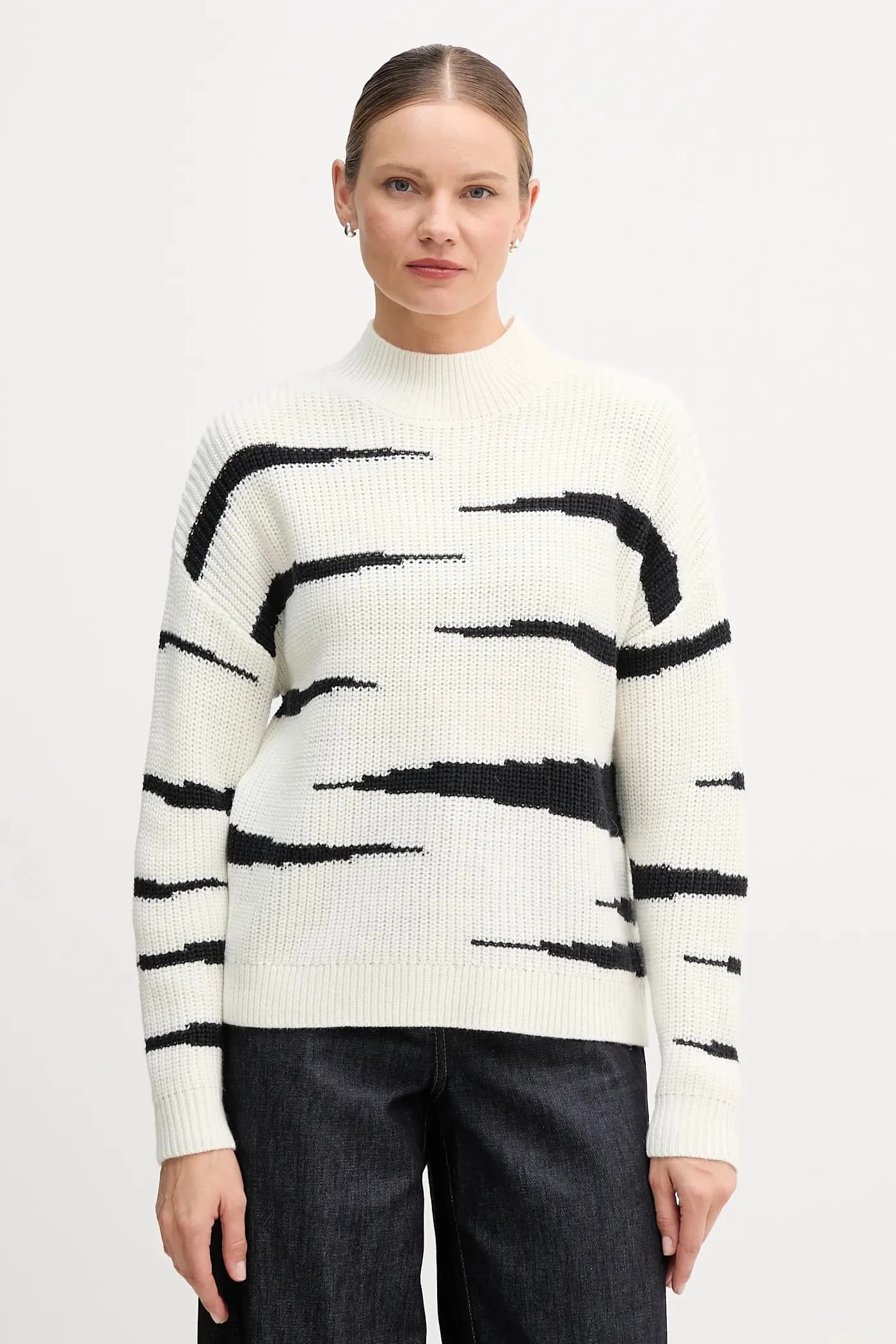 Свитер из смесовой шерсти