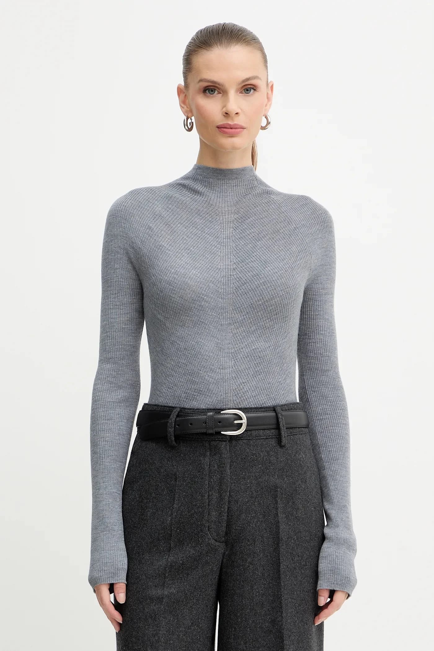 шерстяной свитер Foliora