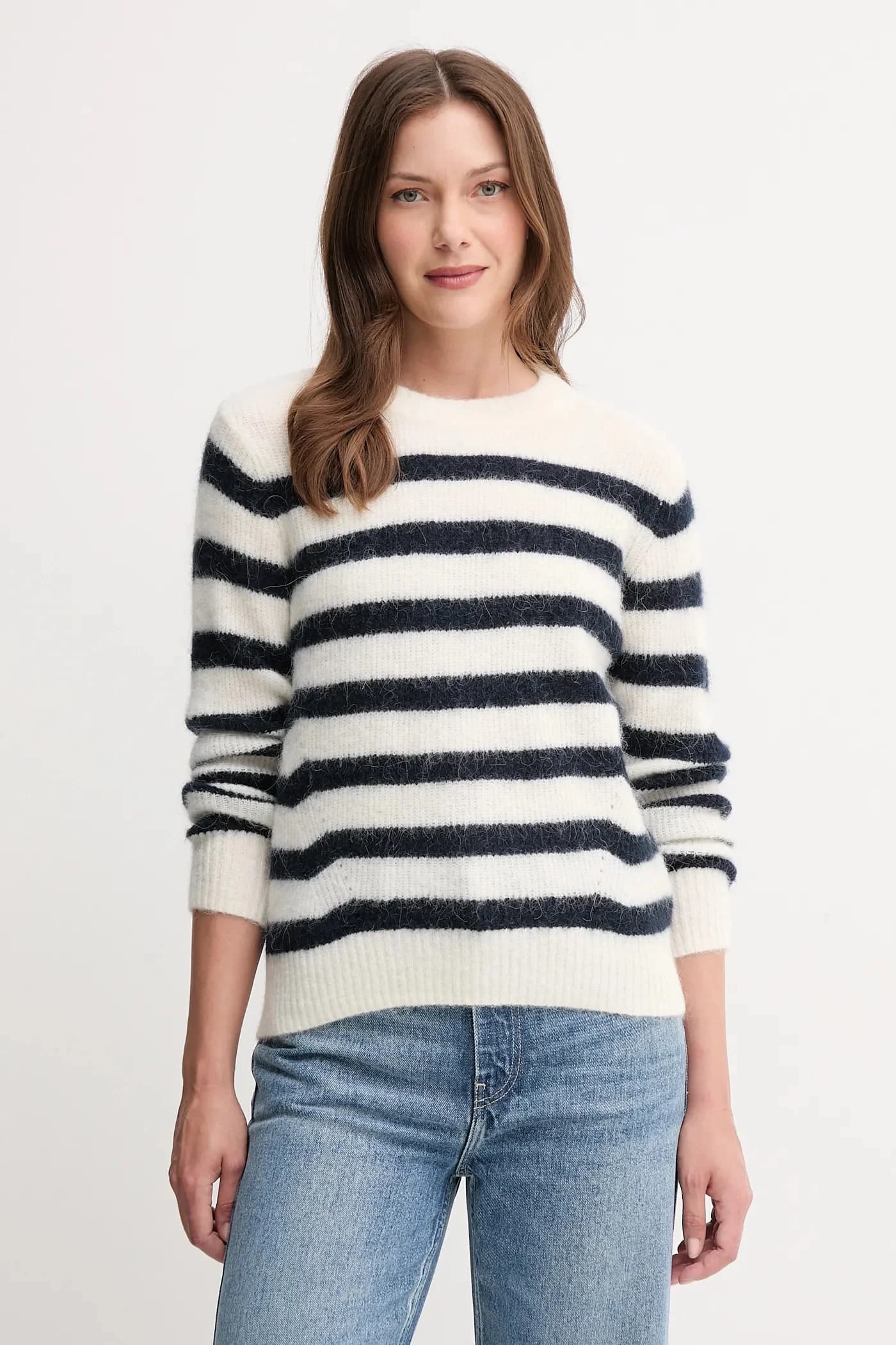 Шерстяной свитер