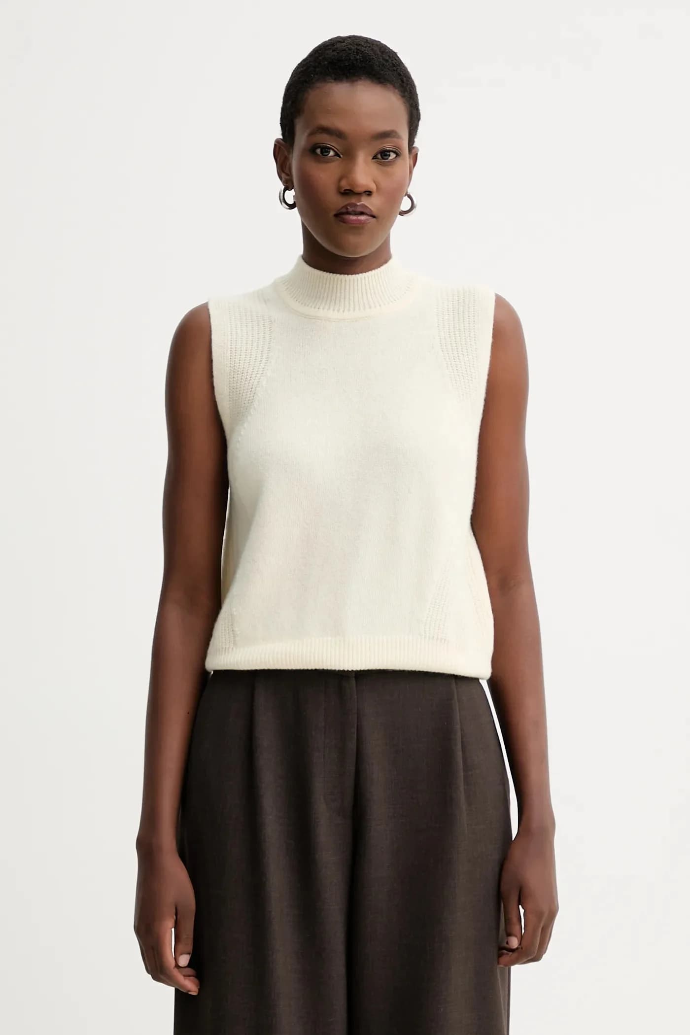 Шерстяной жилет