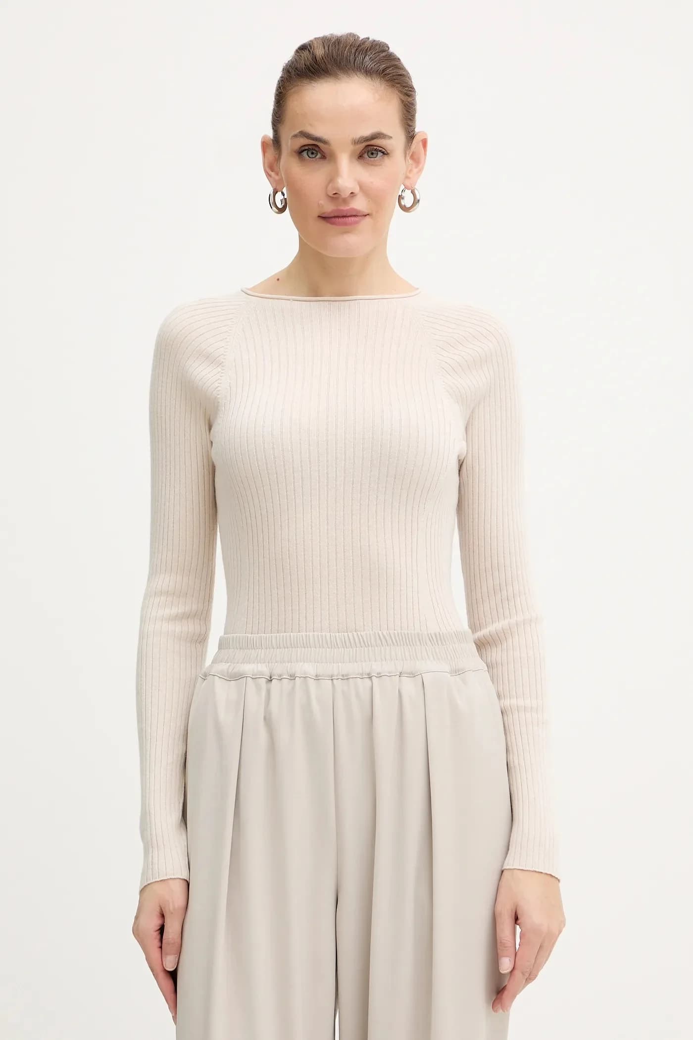 Шерстяной свитер