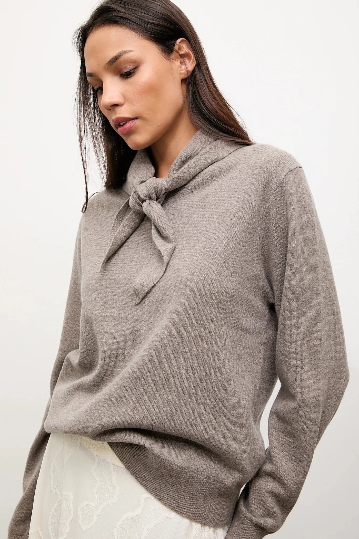 Свитер из мериносовой шерсти с шарфом