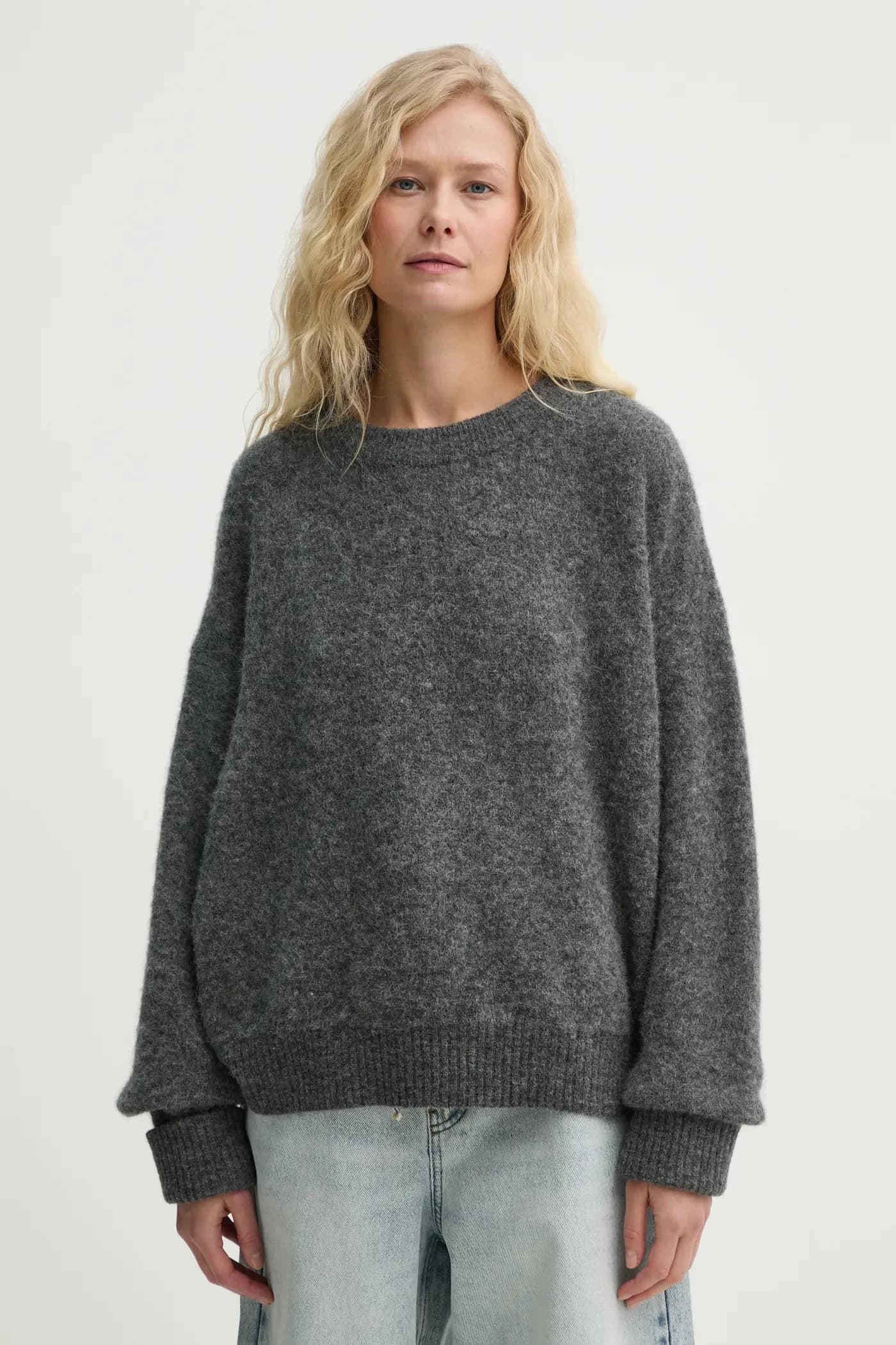 Шерстяной свитер