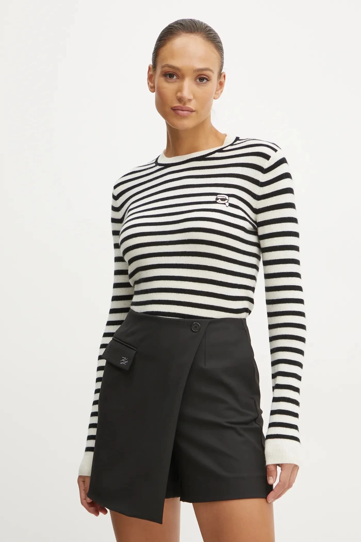 Шерстяной свитер