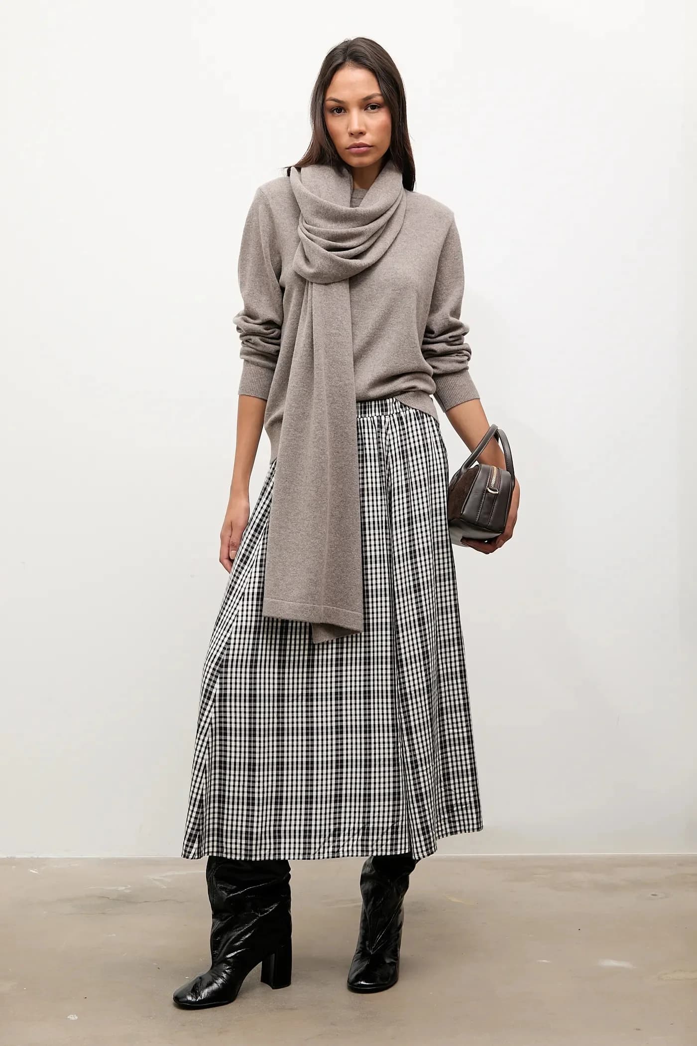 Свитер из мериносовой шерсти с шарфом