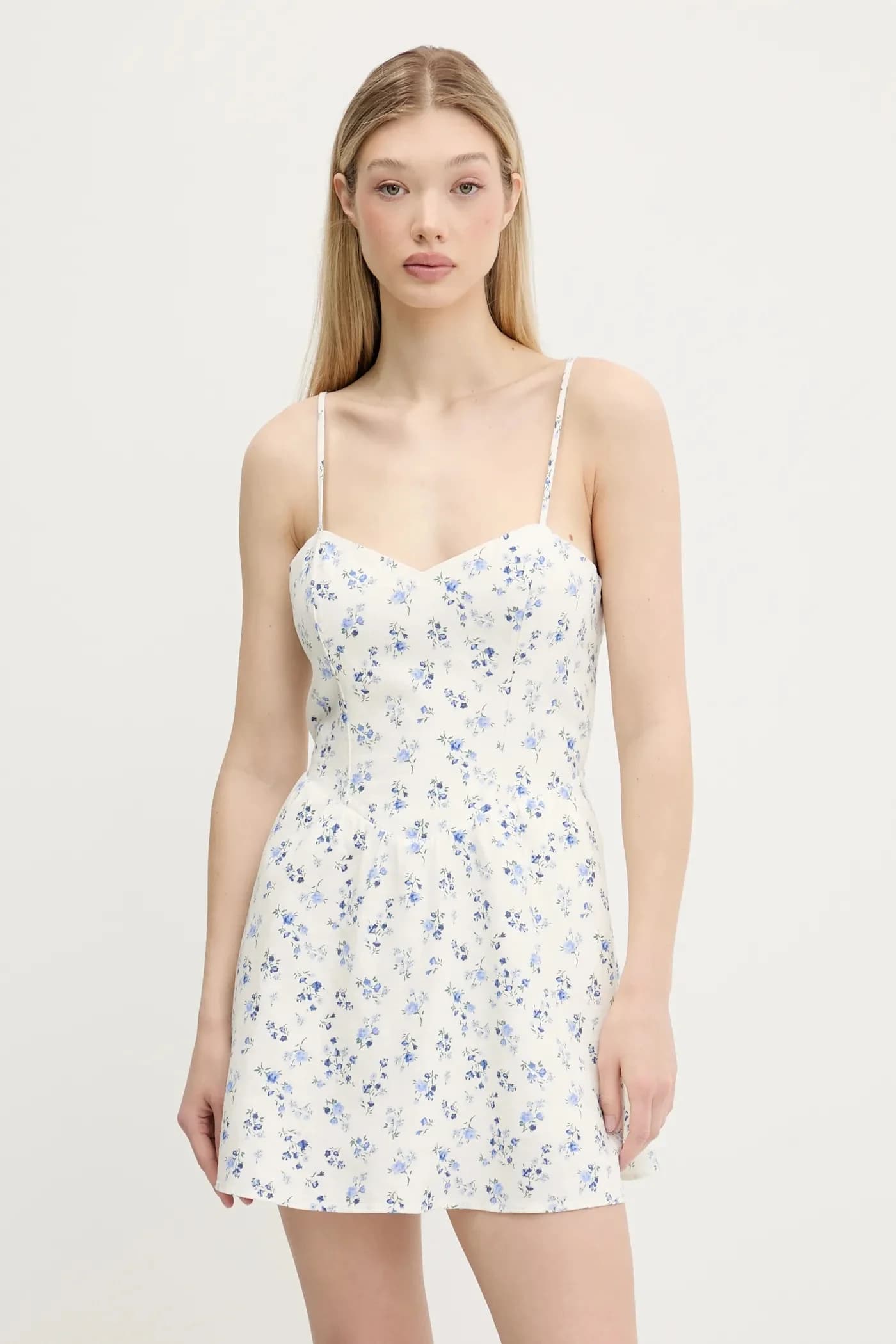 Льняное платье