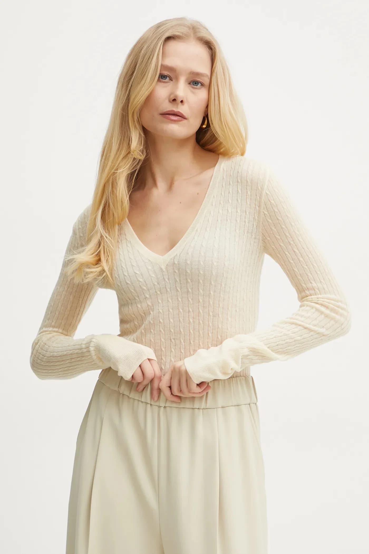 Шерстяной свитер