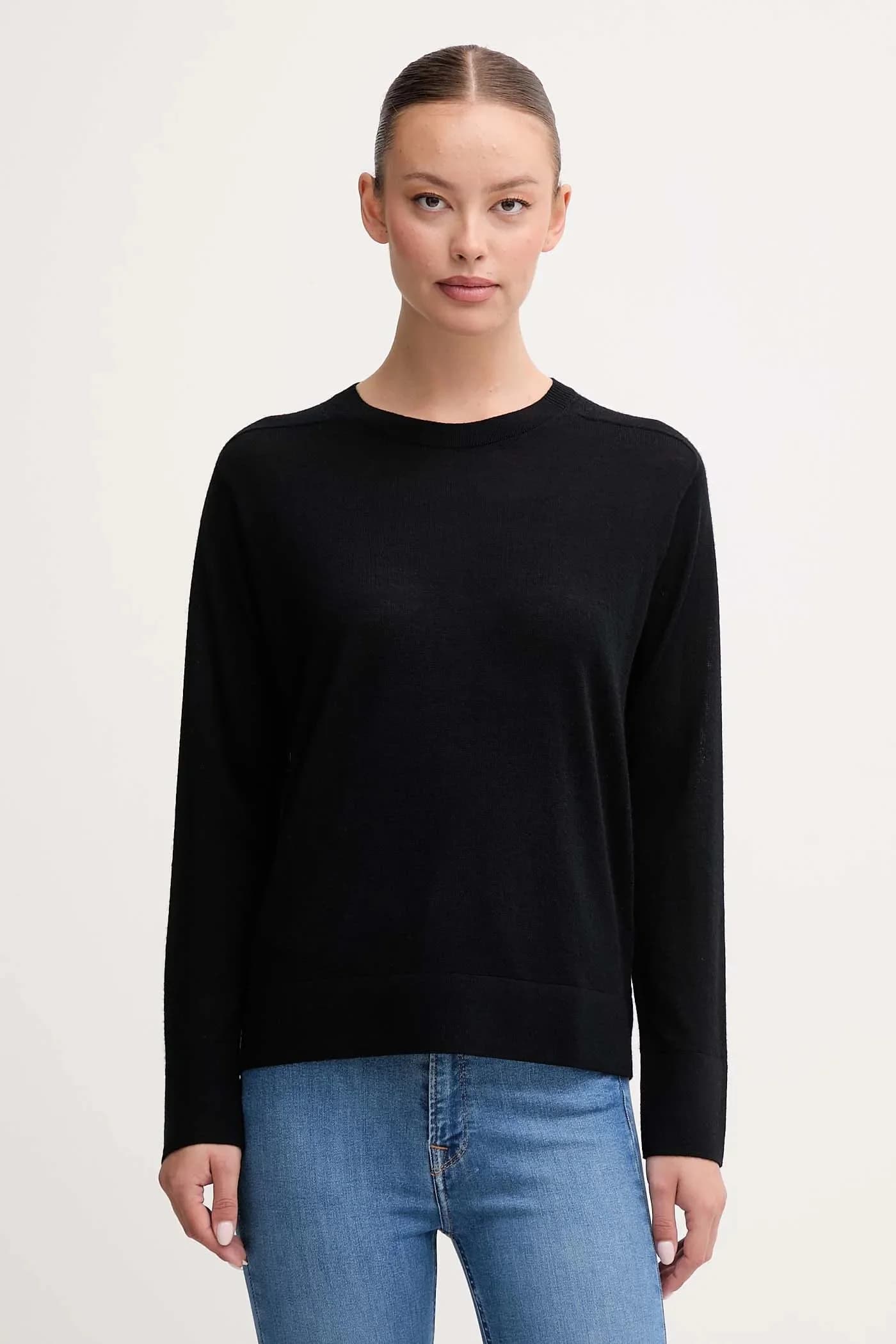 Шерстяной свитер