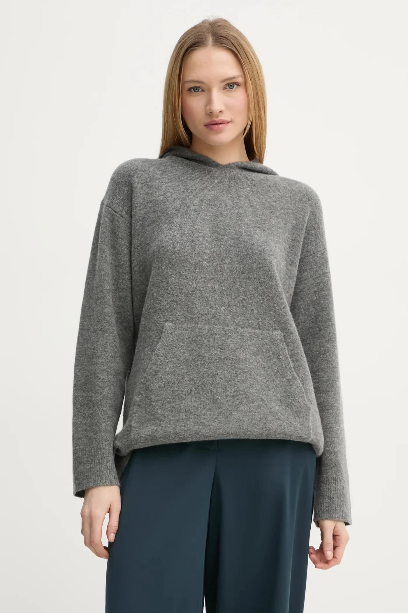 Шерстяной свитер