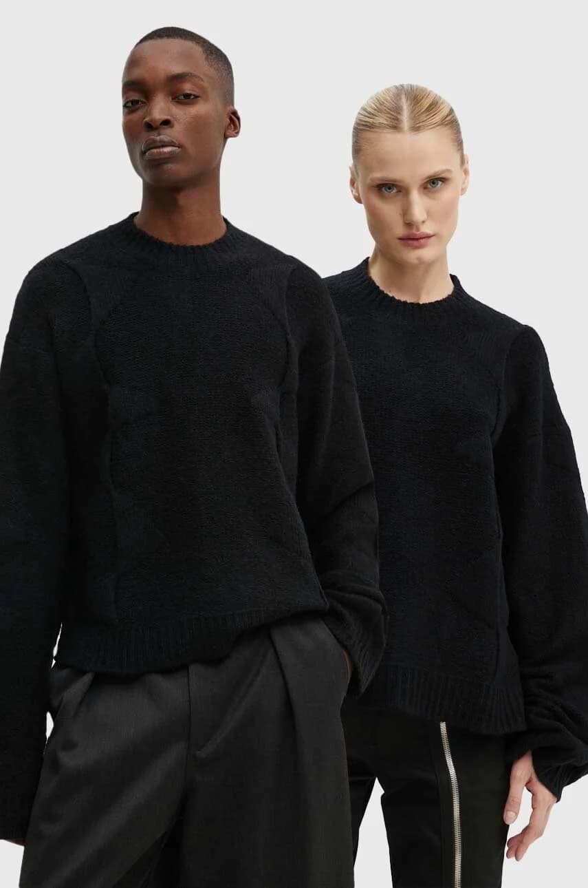 Шерстяной свитер