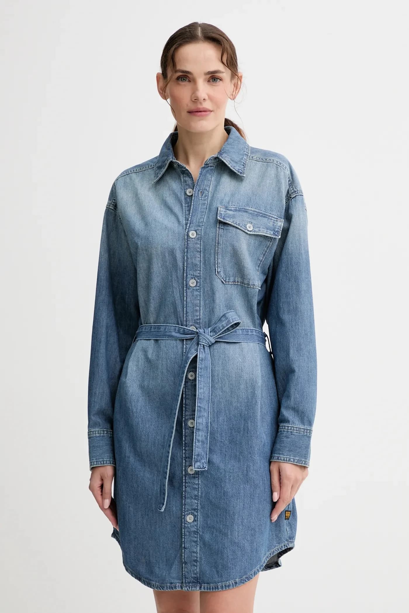 Джинсовое платье с поясом