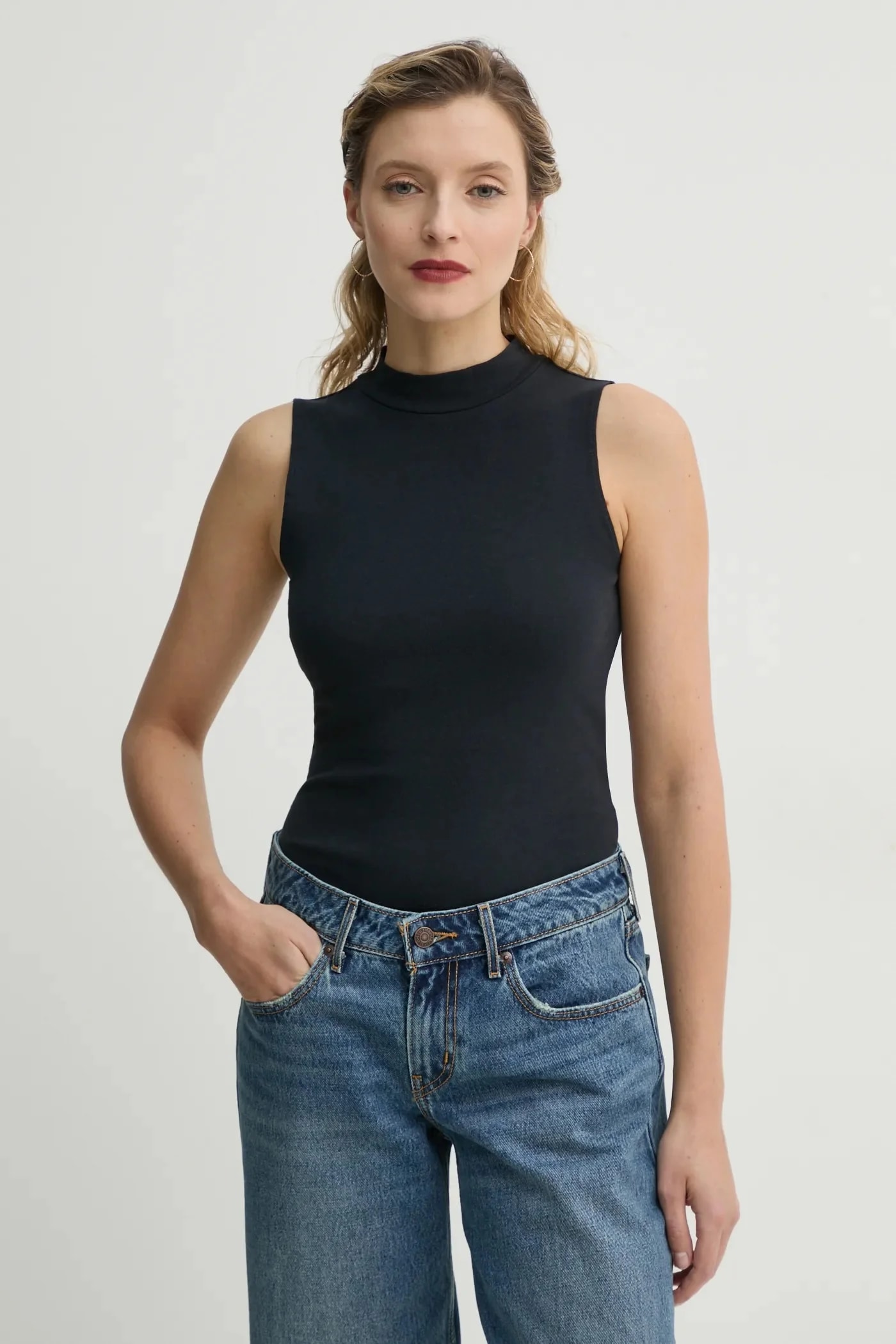 Top EFFORTLESS TANK