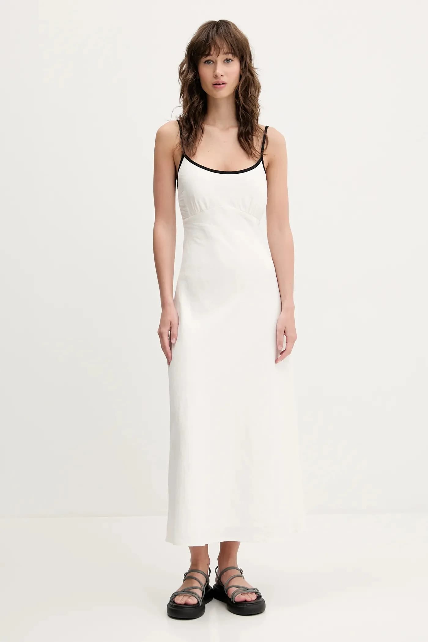 Льняное платье