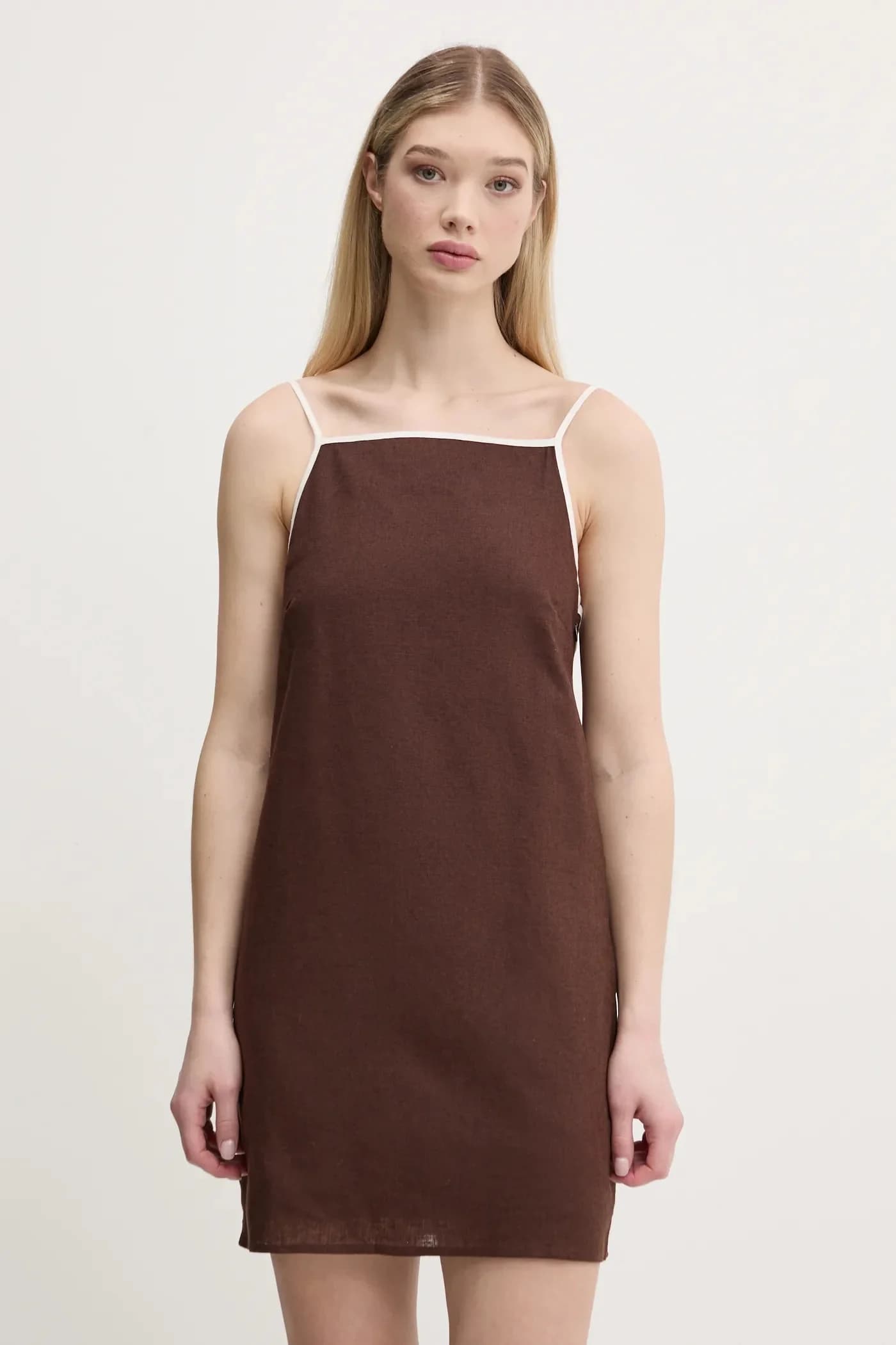 Льняное платье