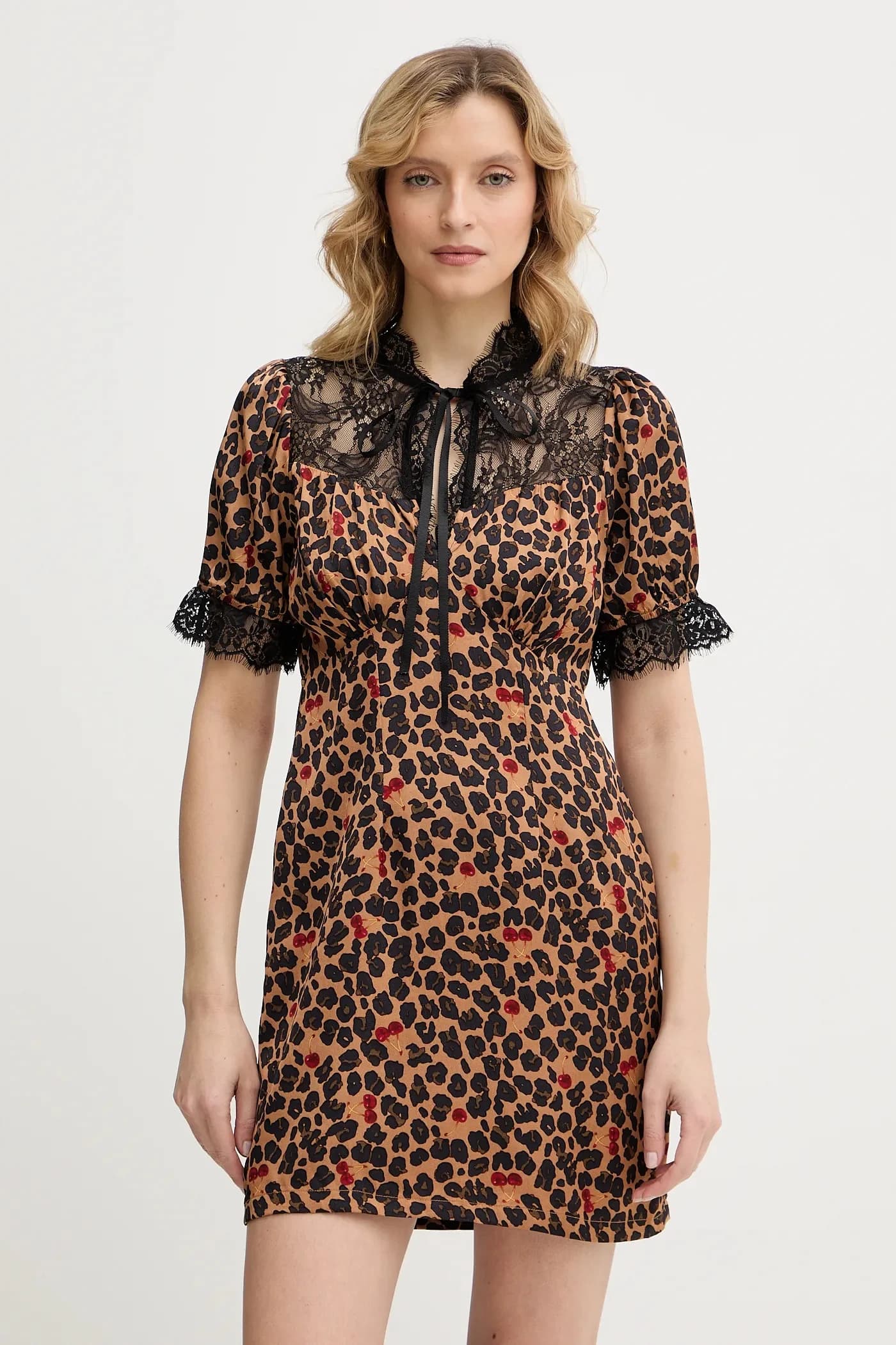 Мини-платье Lyla вишневого цвета