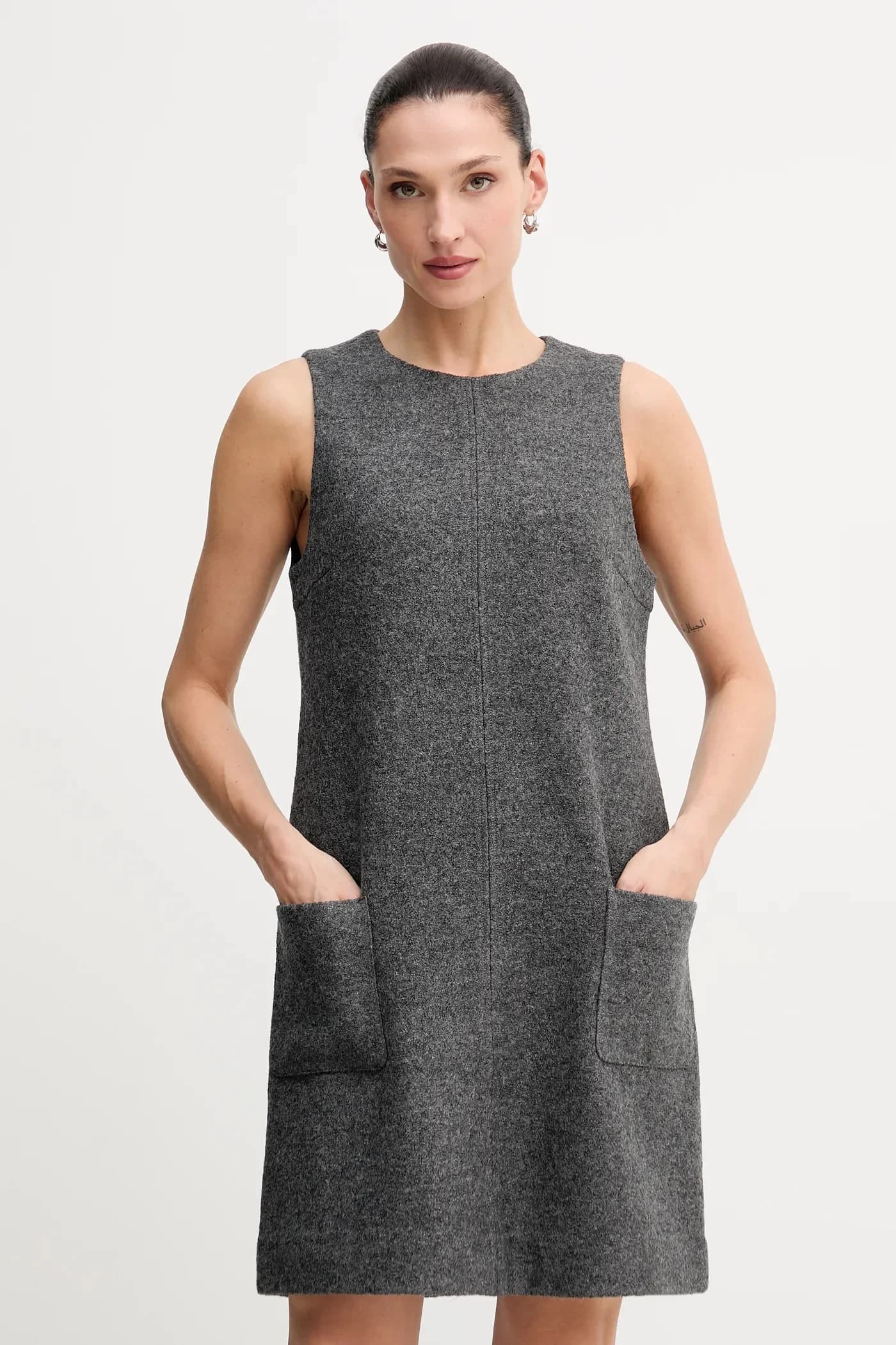 Платье из смесовой шерсти