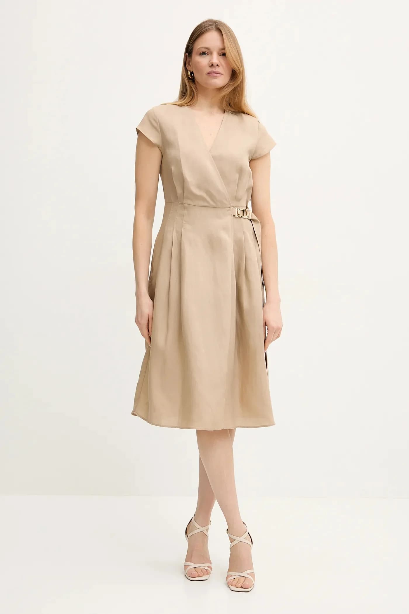 Платье из смесового льна