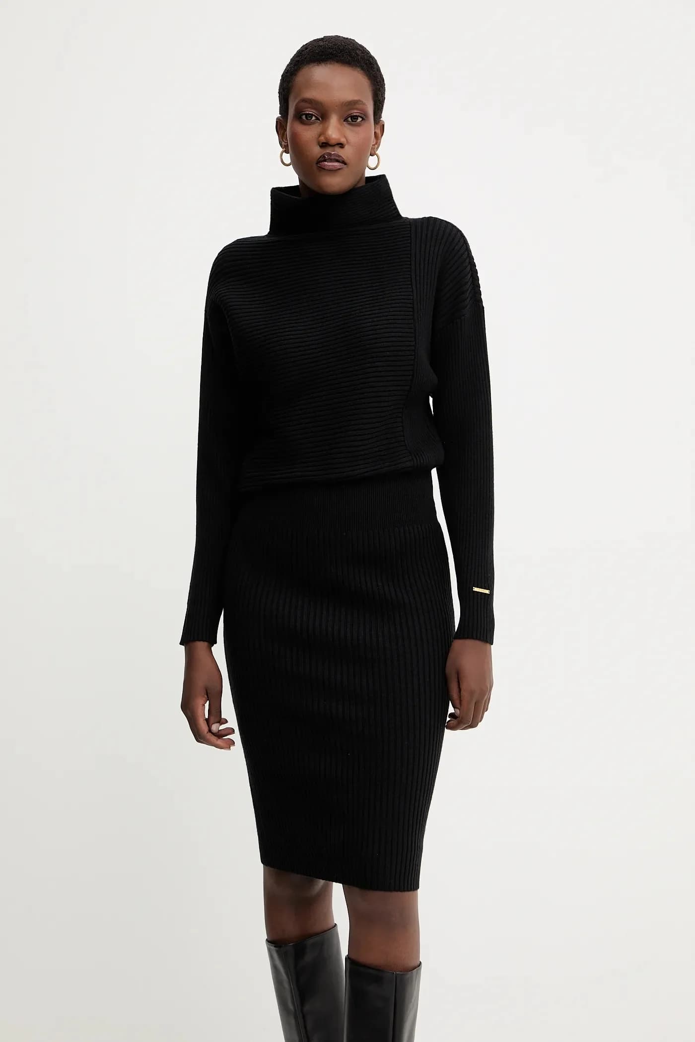 Шерстяное платье