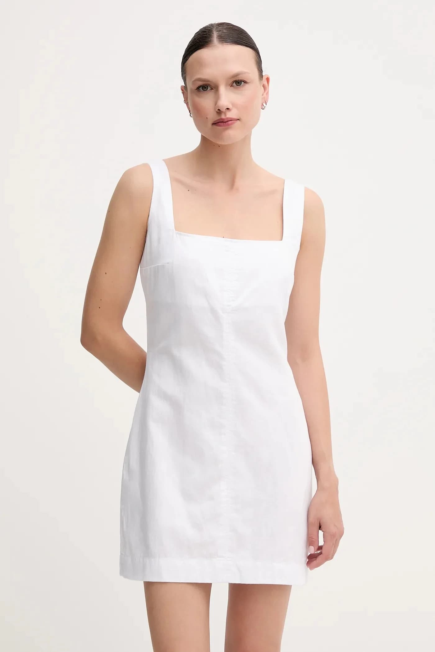 Платье из смесового льна