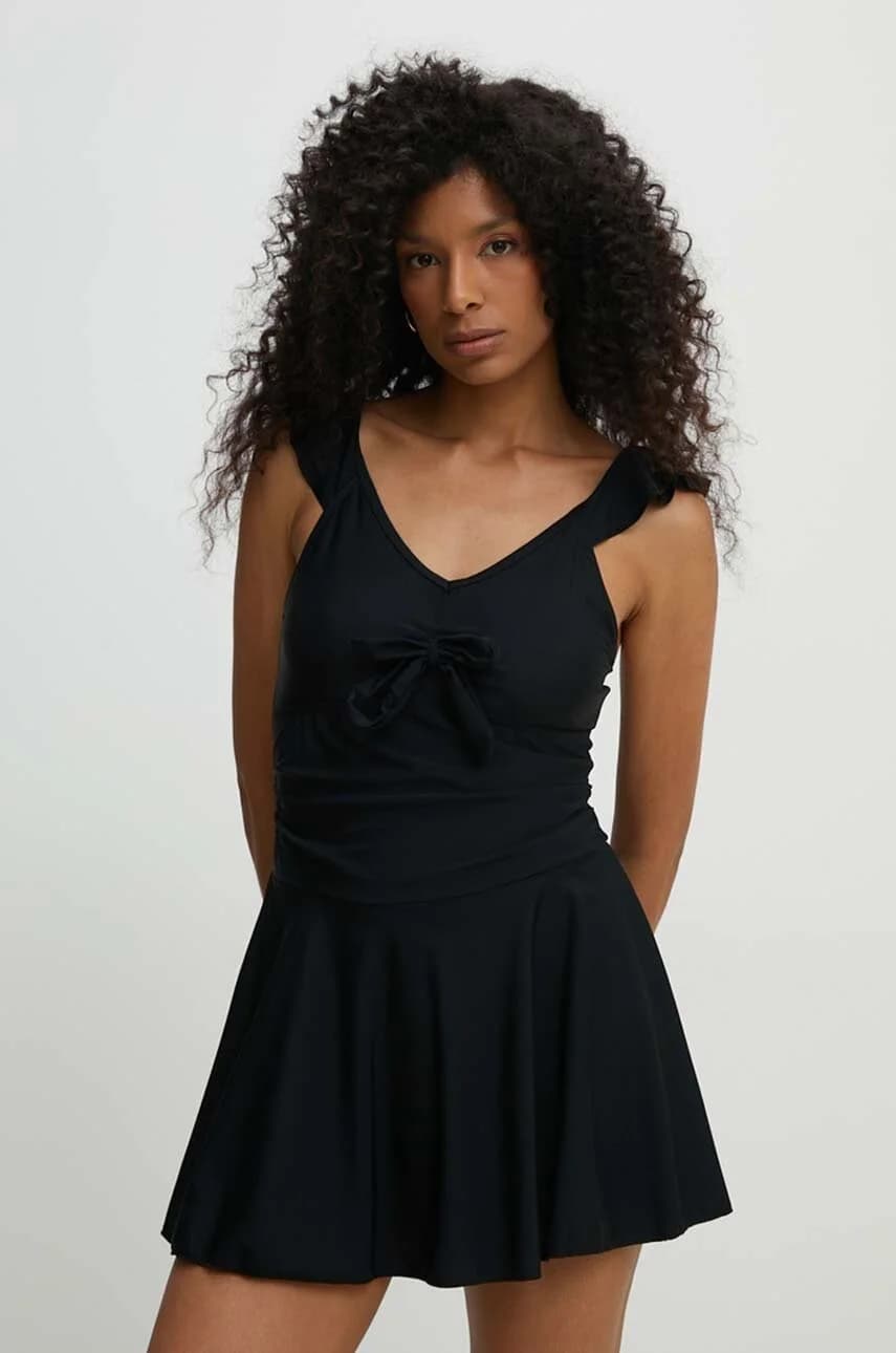 Цельный купальник