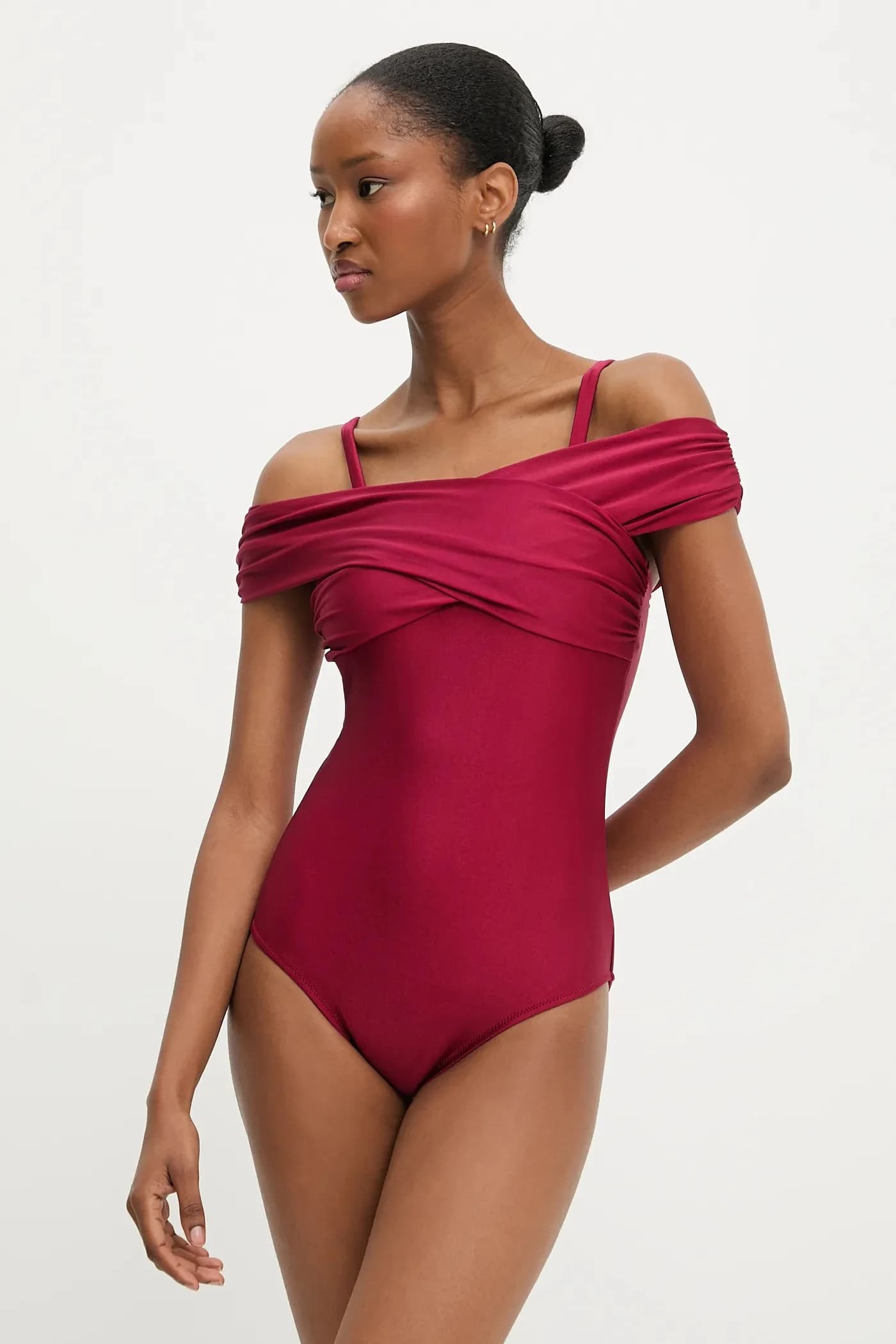 Цельный купальник