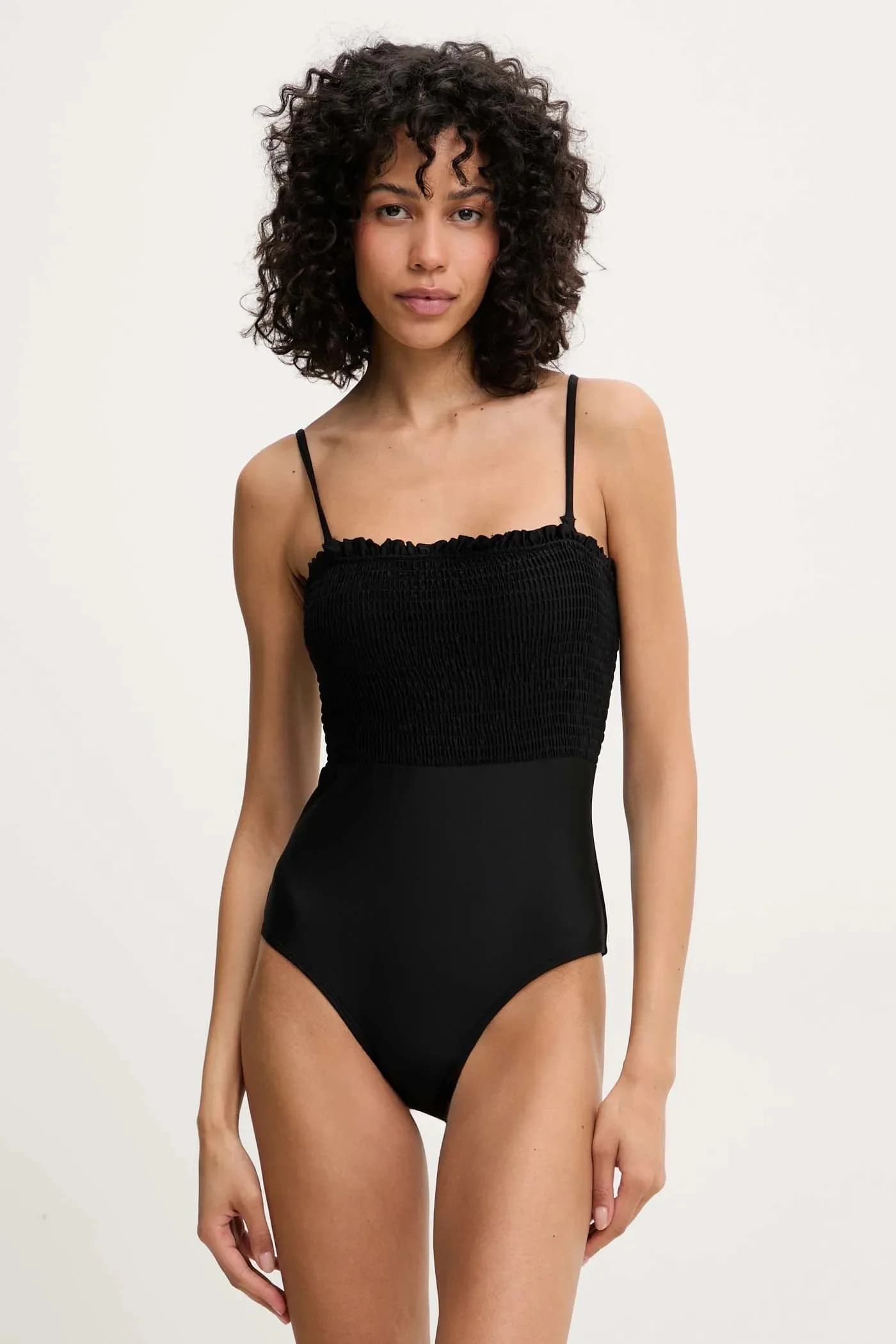 Цельный купальник