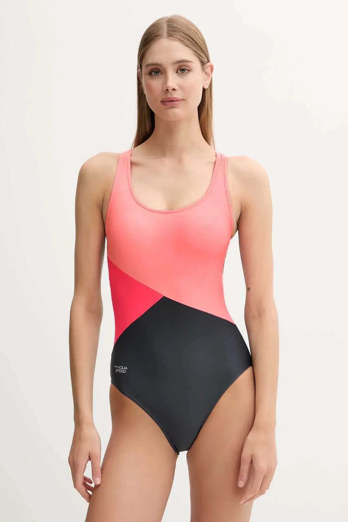 Цельный купальник