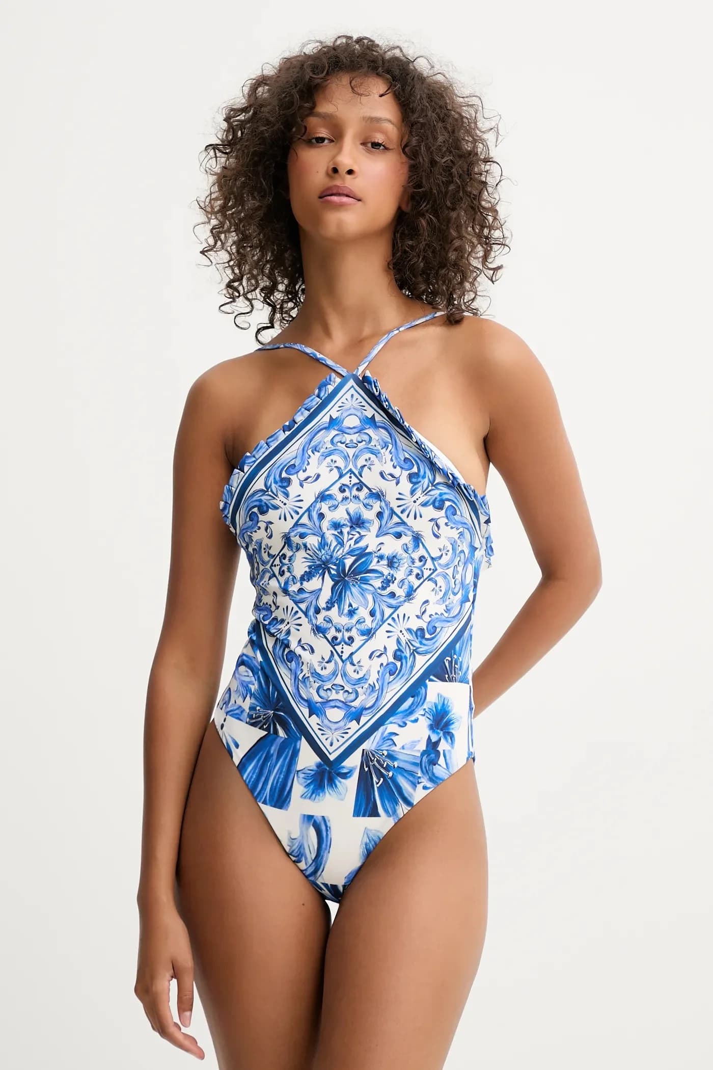 Цельный купальник