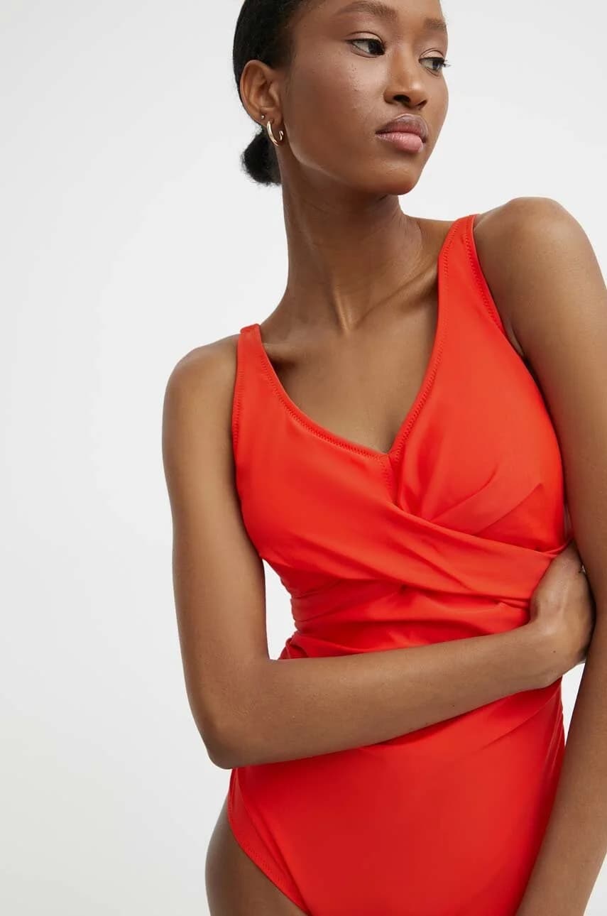 Цельный купальник