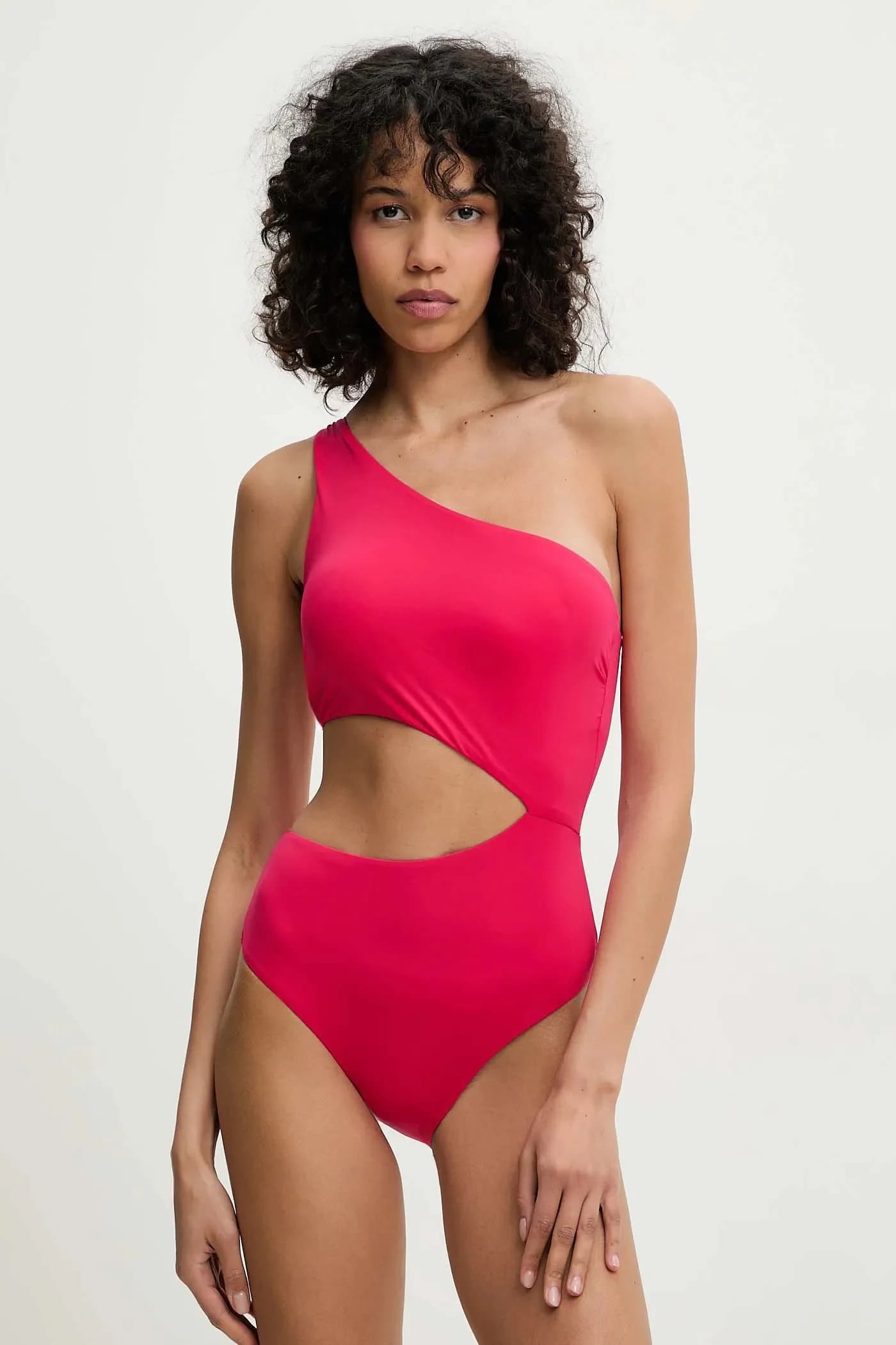 Цельный купальник