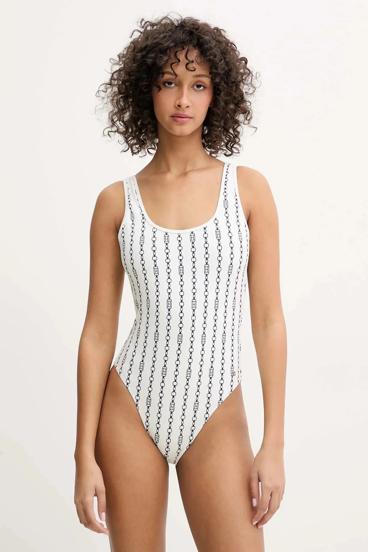 Цельный купальник