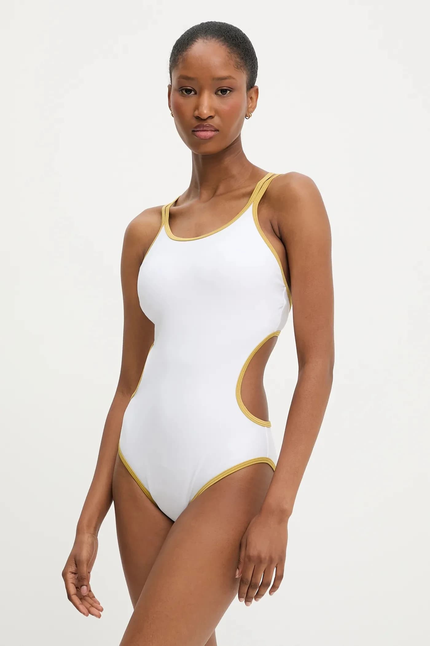 Цельный купальник