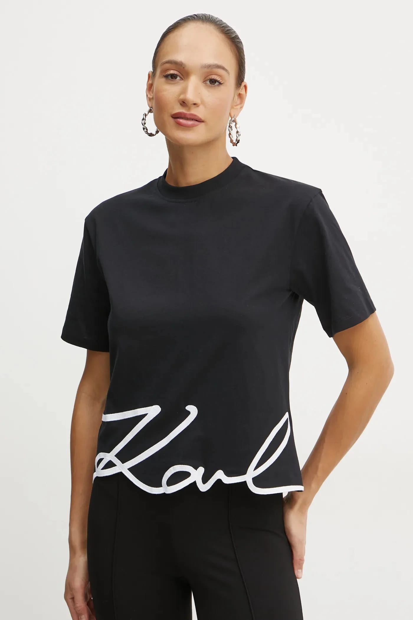 Хлопковая футболка KARL SIGNATURE черная для женщин