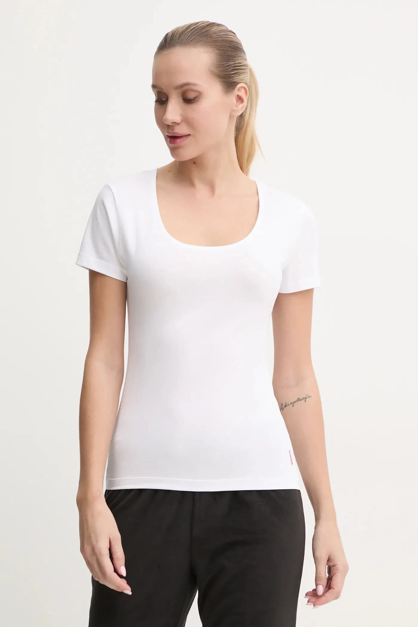 2 пары футболок